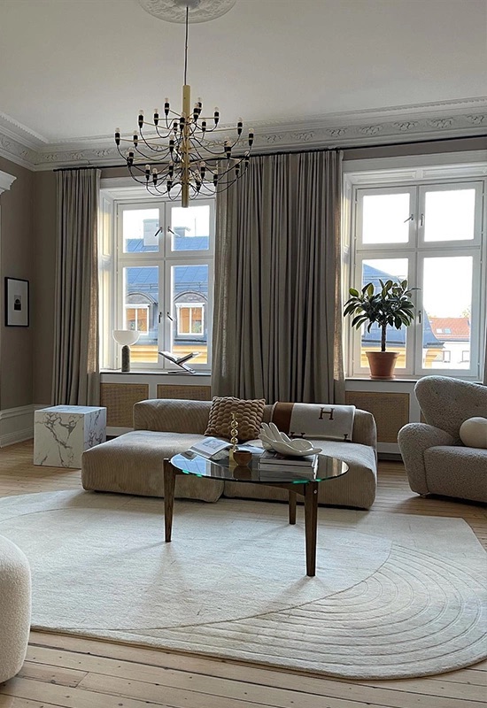 Layered Circular Ullmatta Bone White 220x350