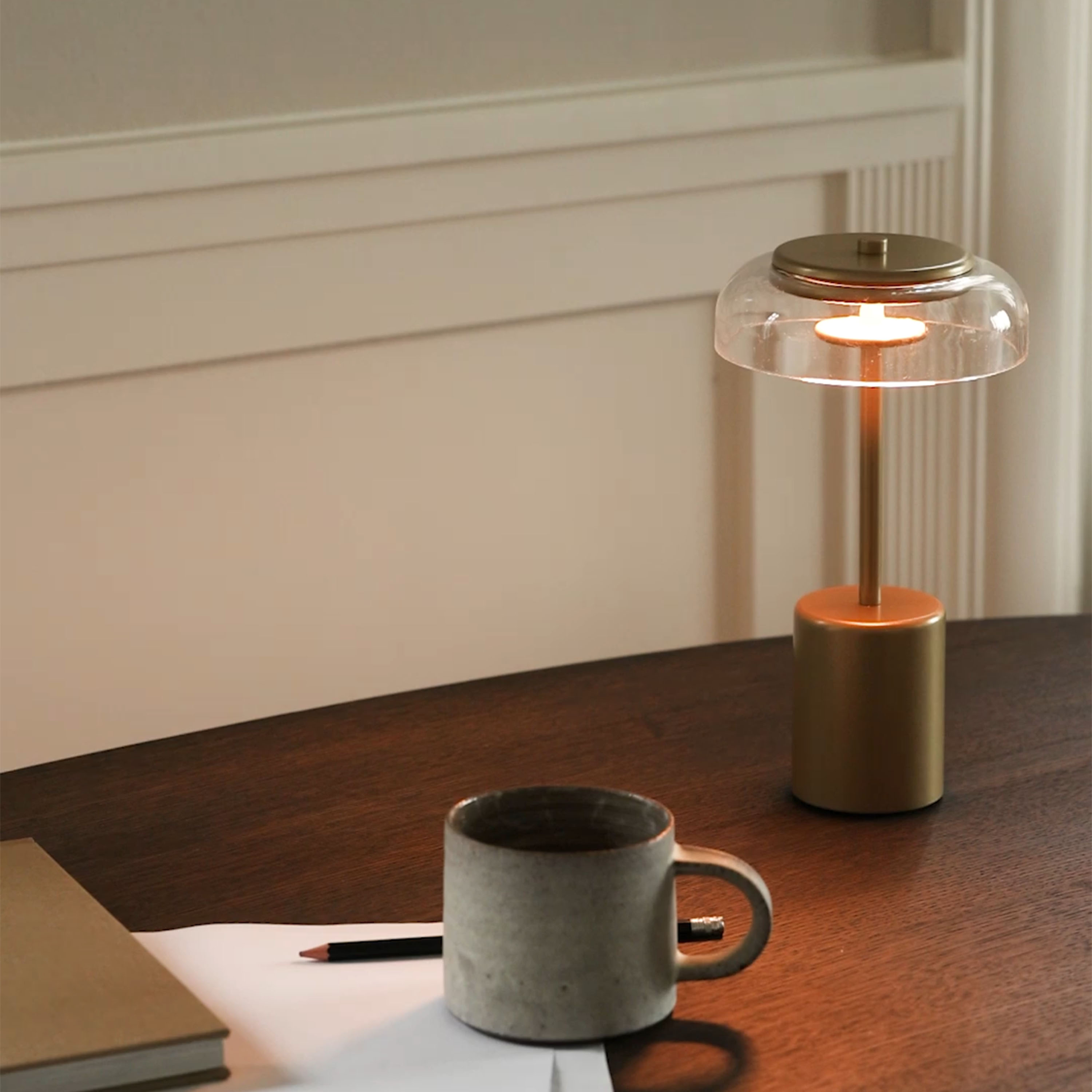 Nuura Blossi Portabel Bordslampa Nordic Gold/Clear Mini