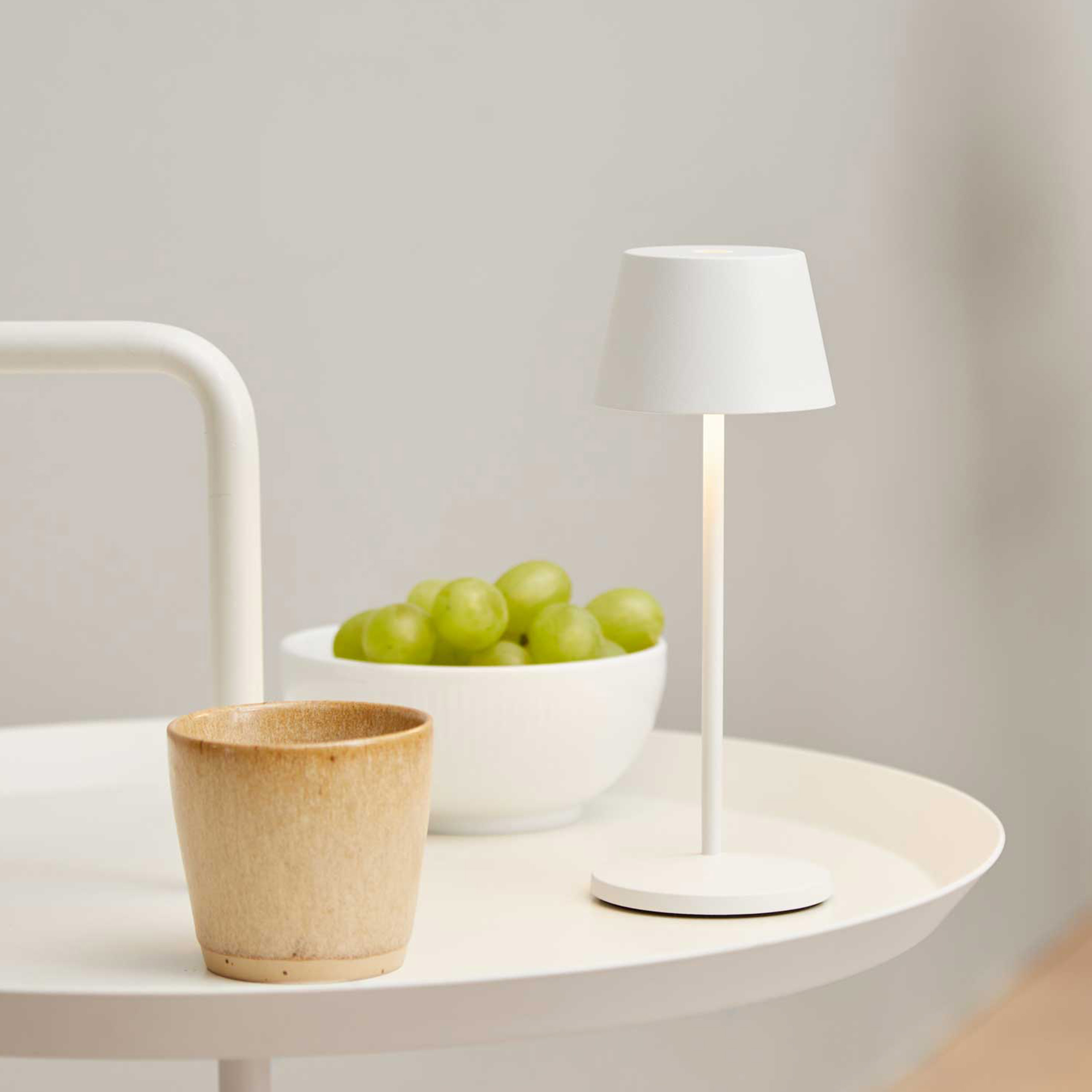 LOOM Design Modi Micro Kannettava Pöytävalaisin White