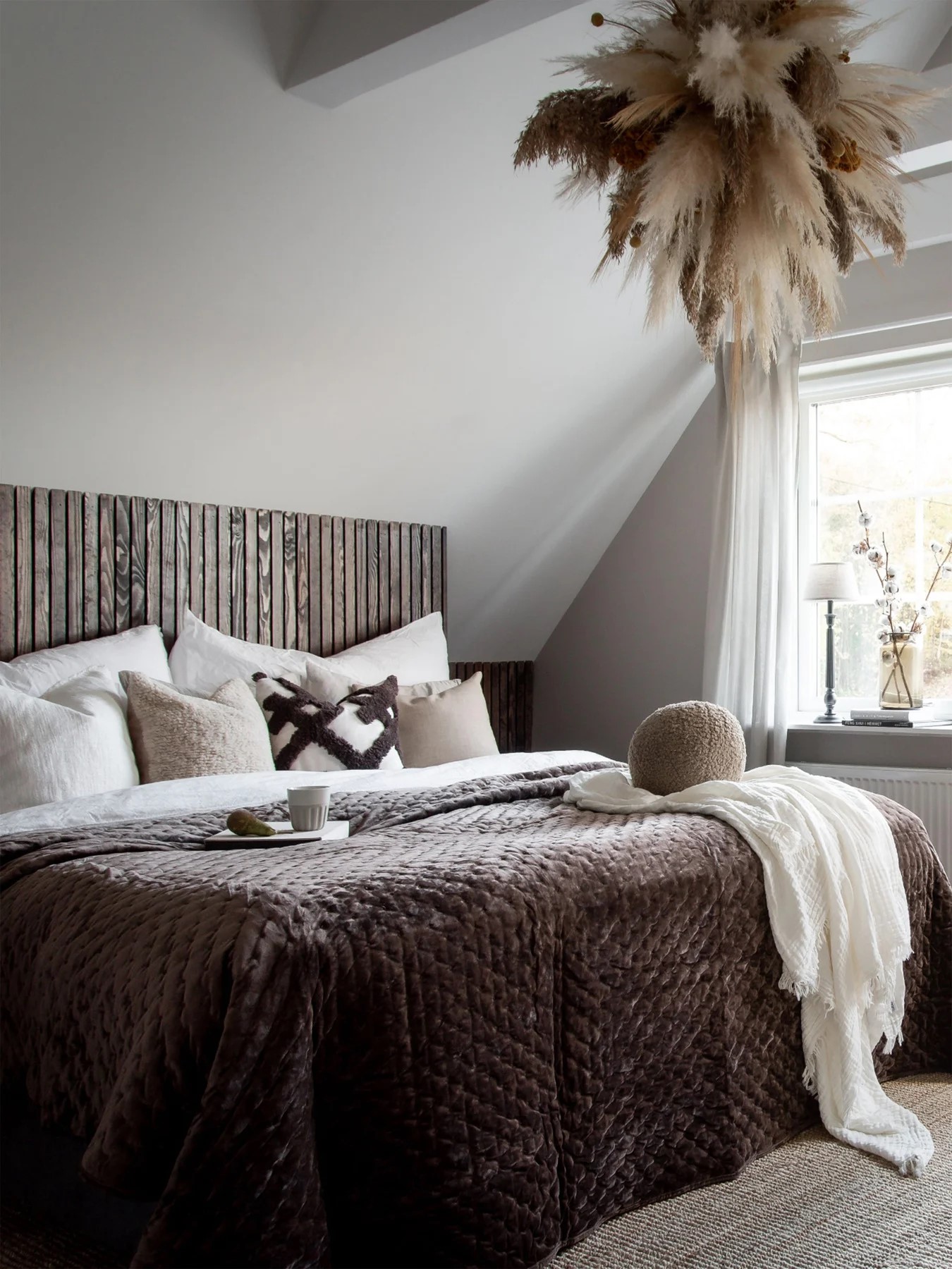 Svanefors Cia Sengeteppe Mørkbrun Enkel