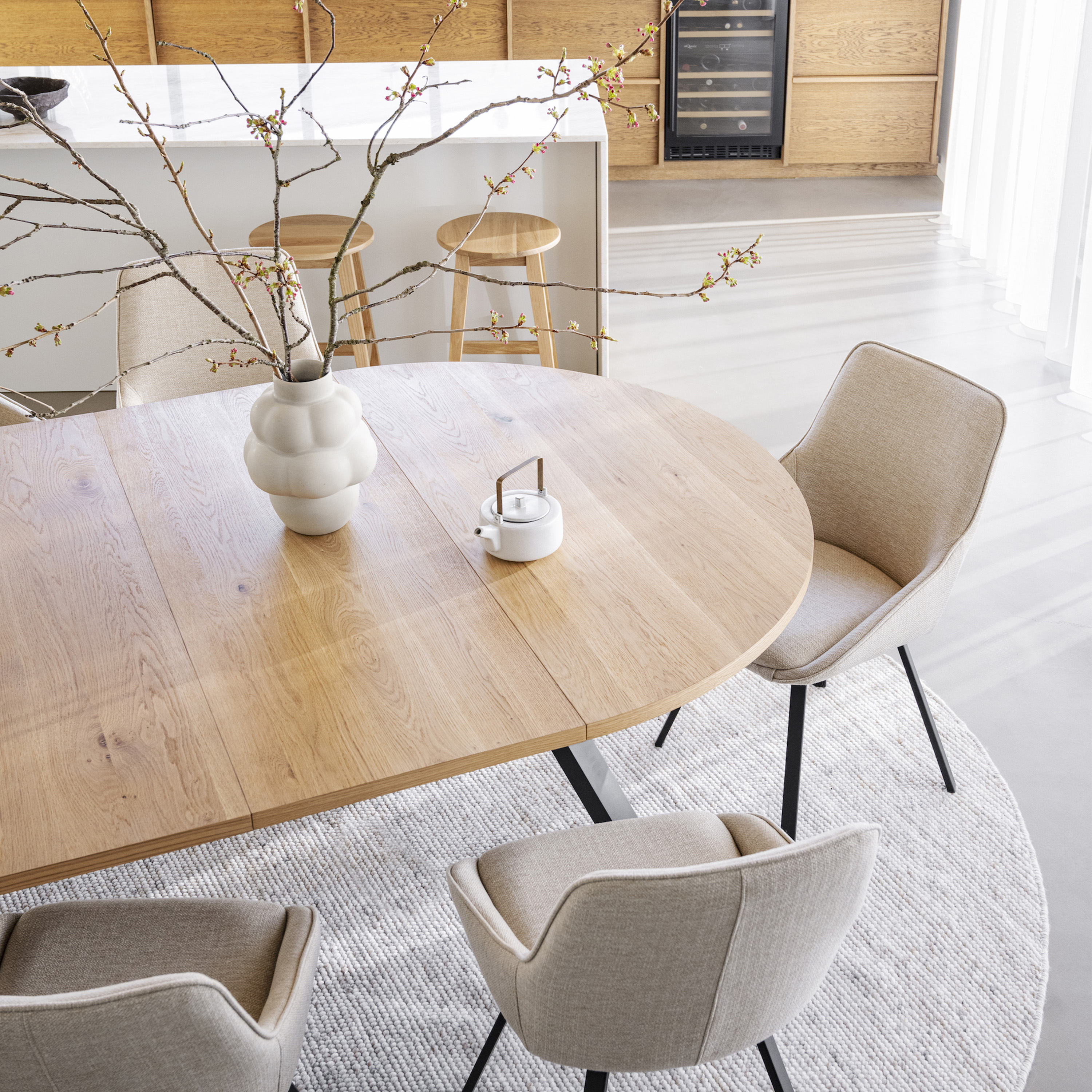 Rowico Home Alison Esszimmerstuhl Hellbeige/Schwarz