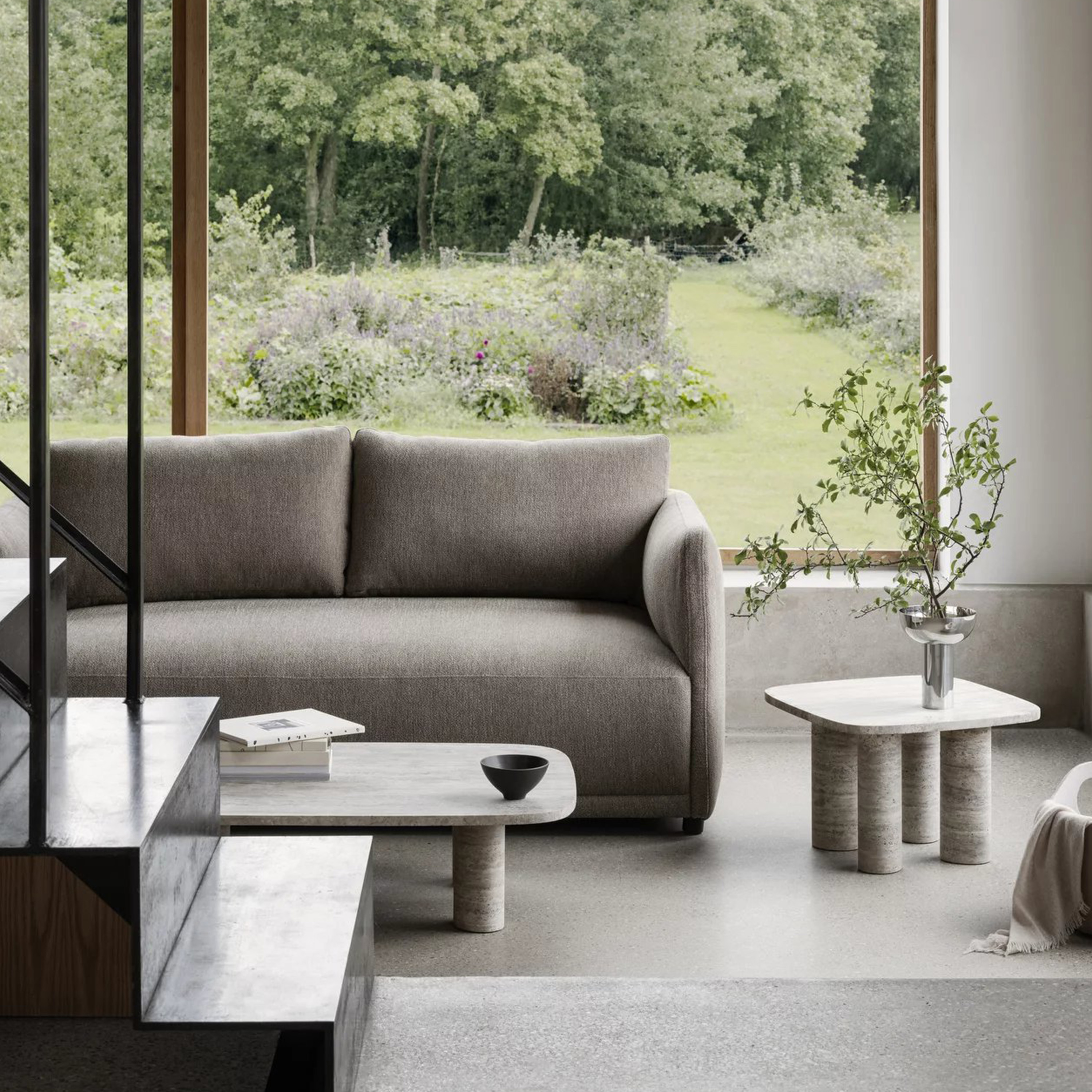 Blomus Volos Sivupöytä Travertiini 52x52