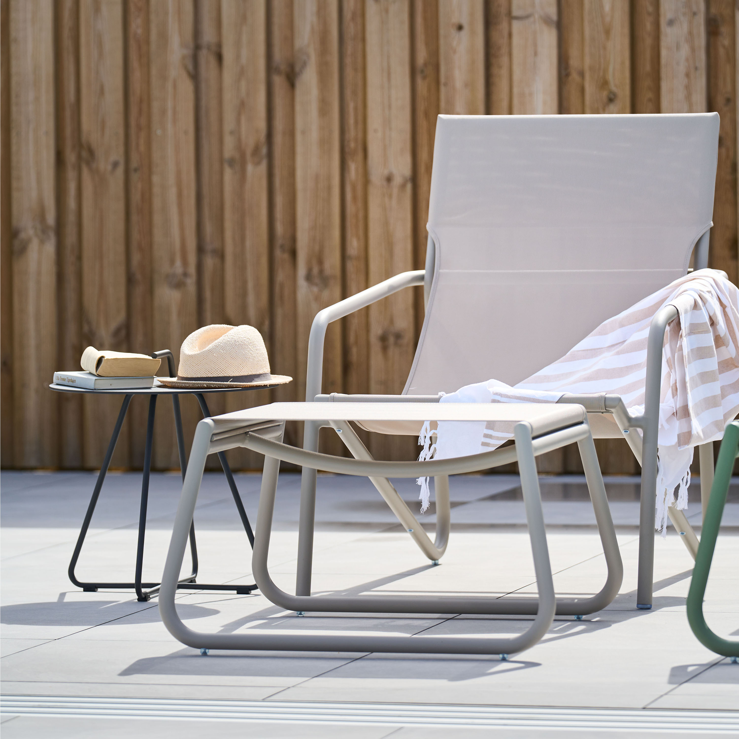 Hillerstorp Sandholma Sidobord Svart Ø44