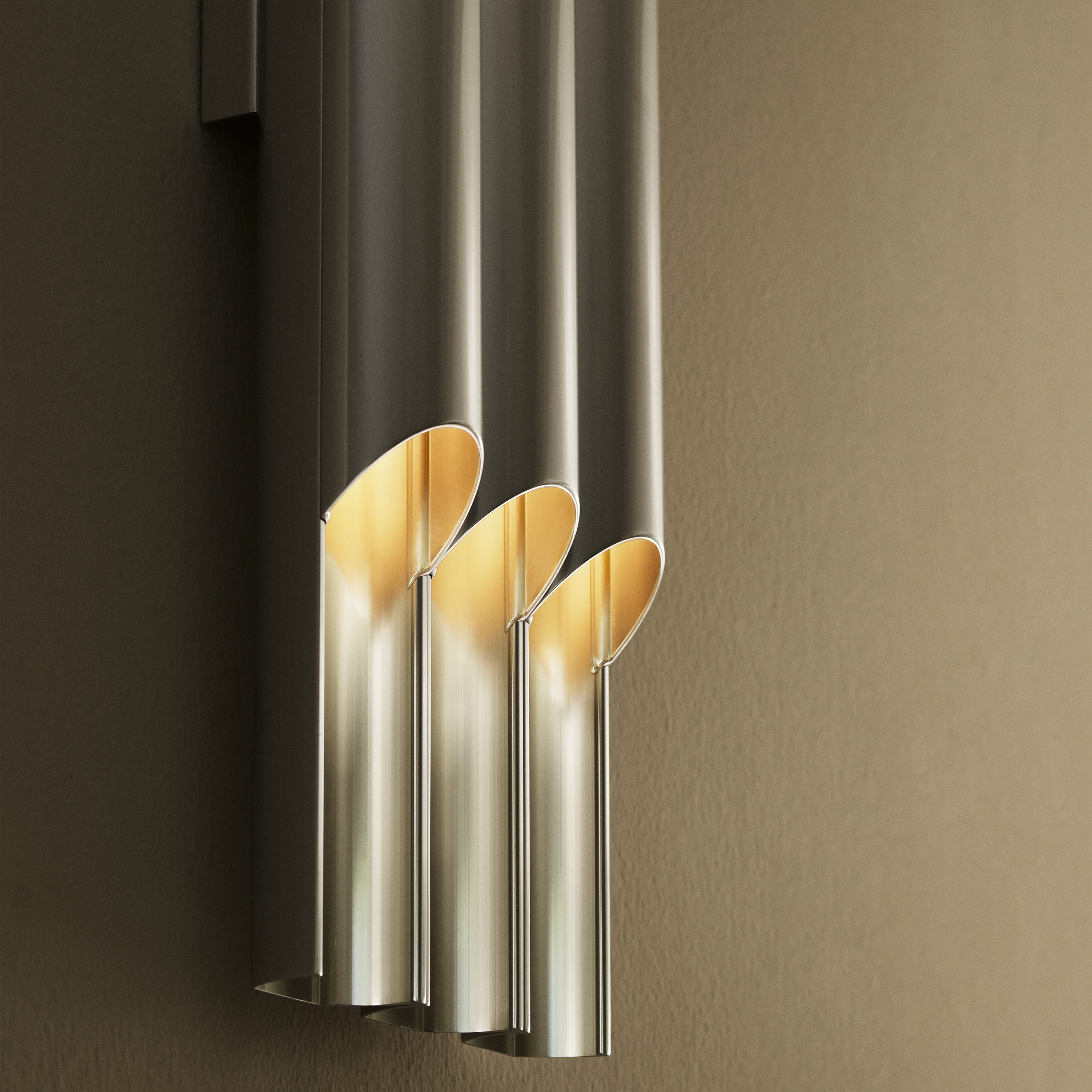 LYFA Pan III Seinävalaisin Alumiini 60cm