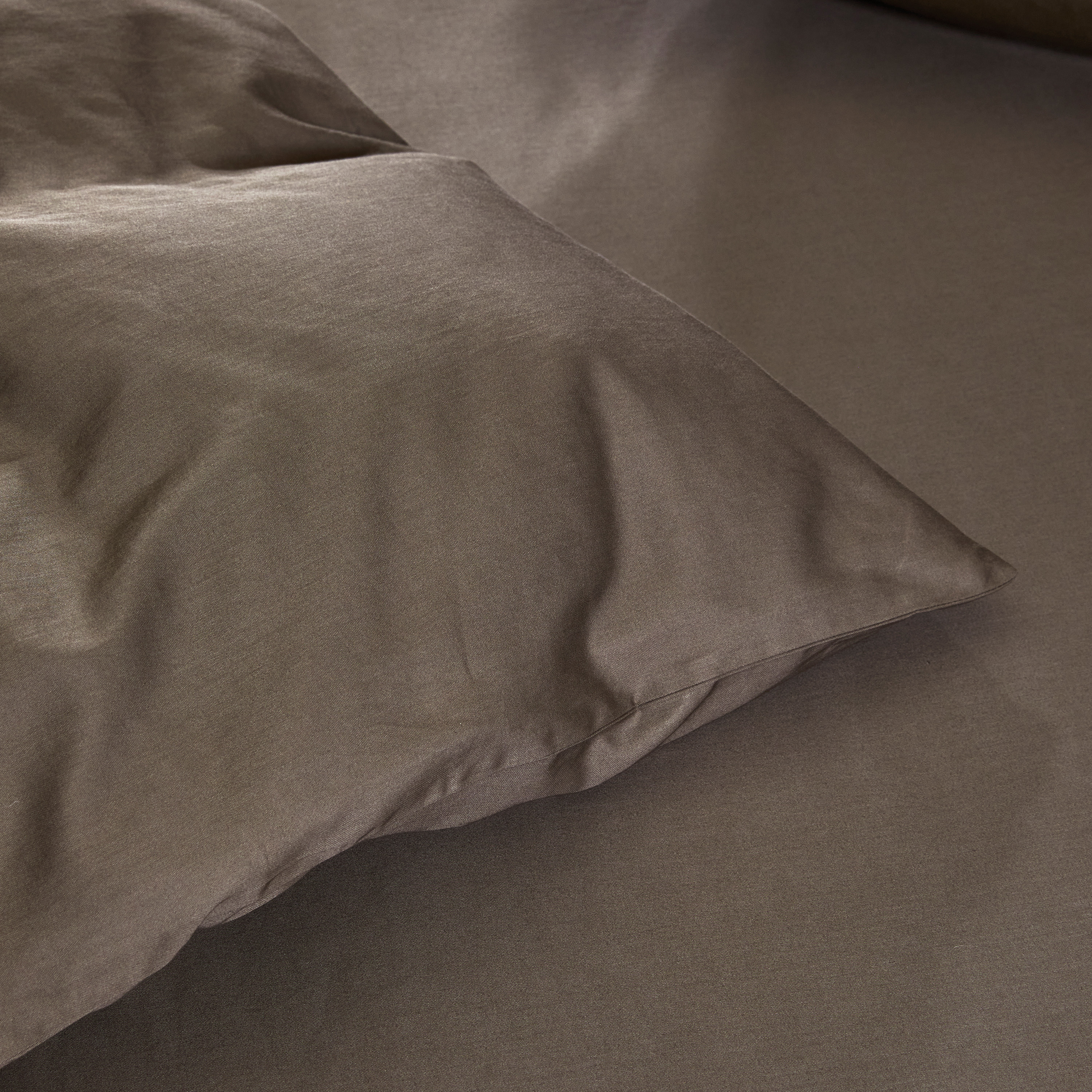 Høie Harmoni Formsytt Lakan Valnöt 180x200