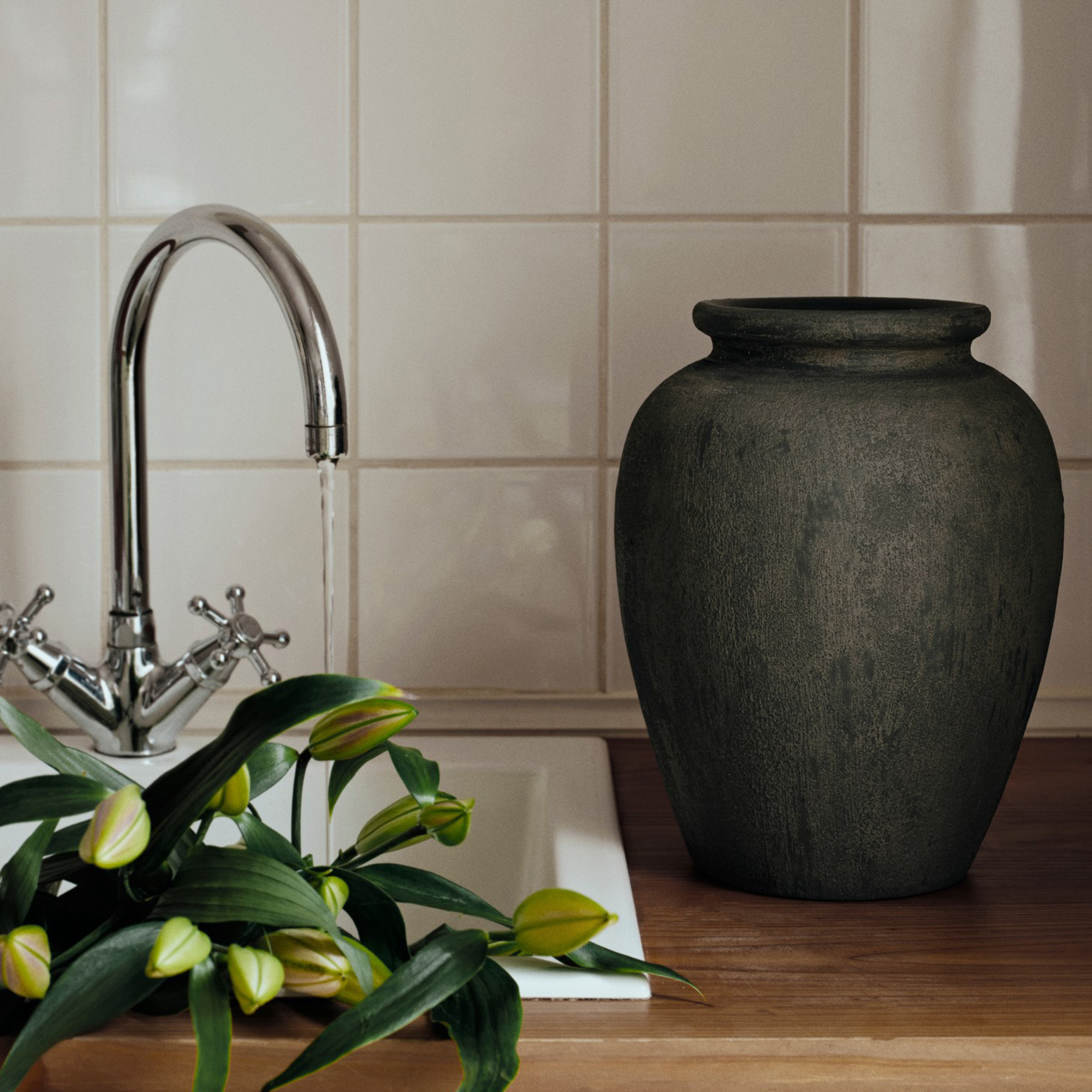 Broste Copenhagen Uma Vase Rustikk Mørkebrun Ø24