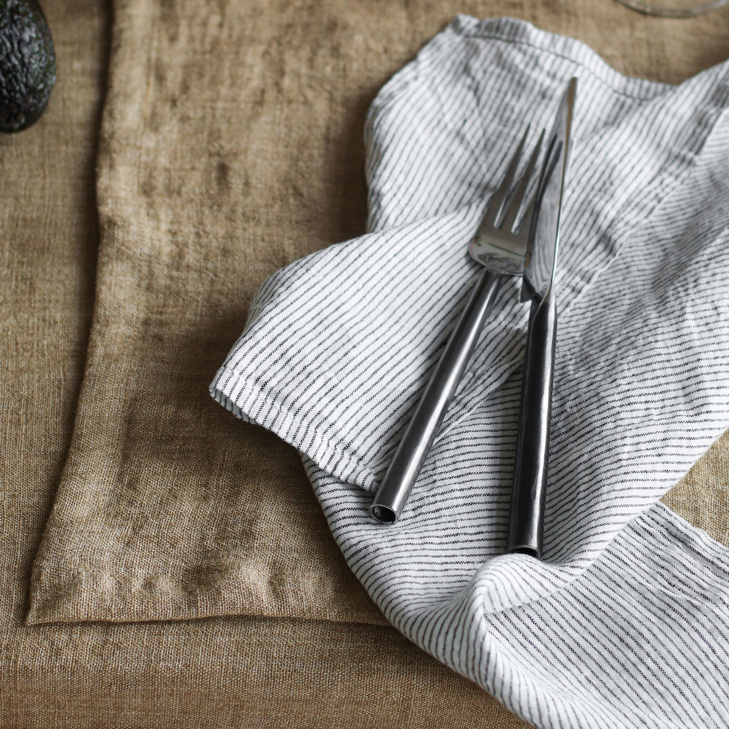 Tell me more Lautasliina Pellava Pinstripe