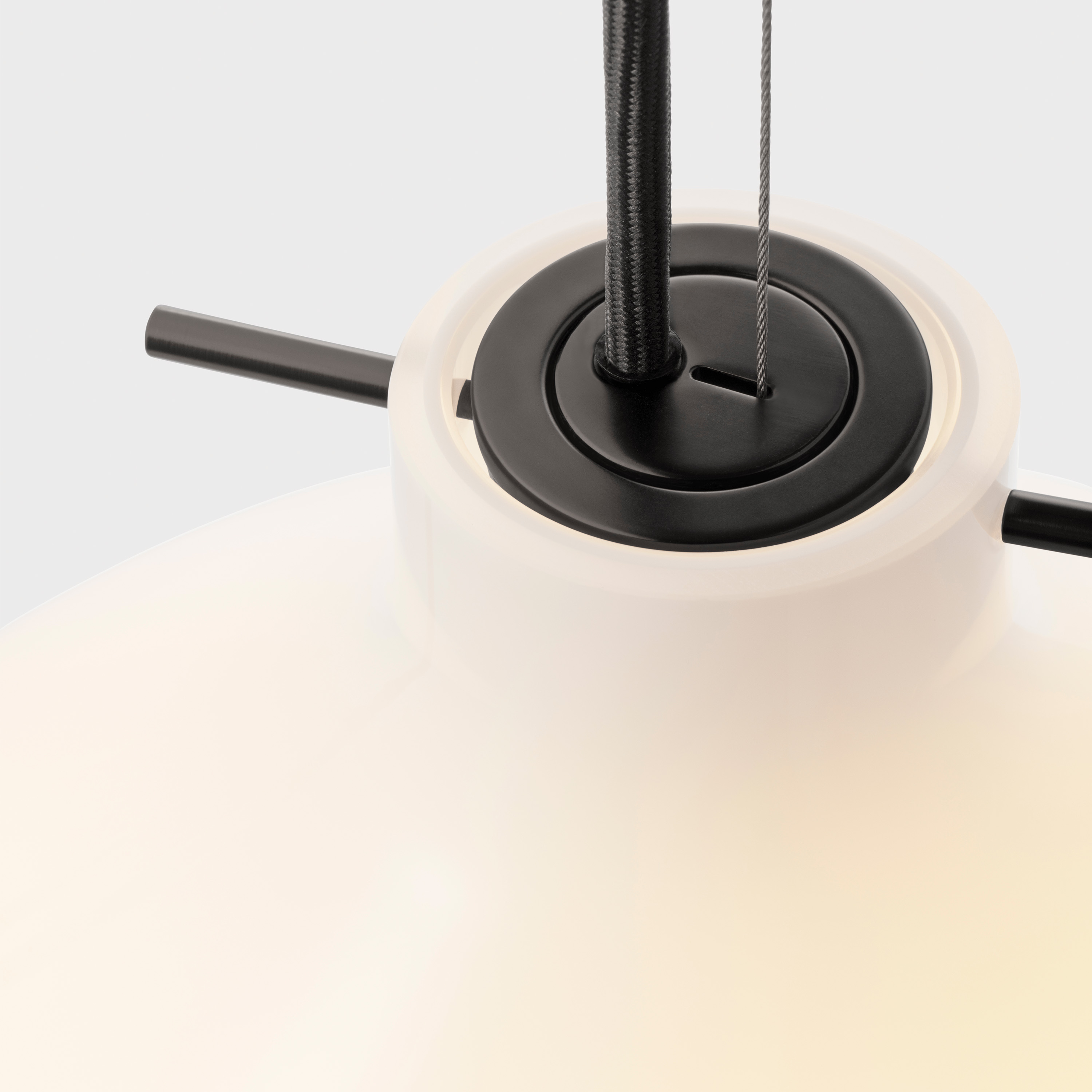 LYFA Repose Taklampe Black 40cm