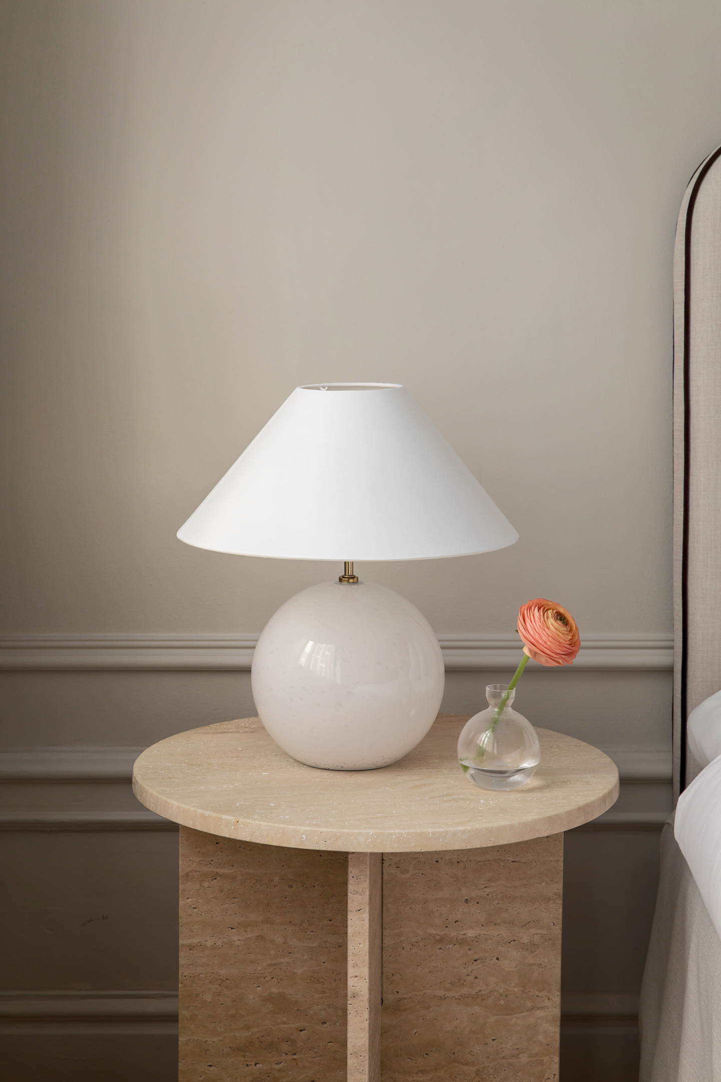 Globen Lighting Iris Bordslampa Vit 35cm