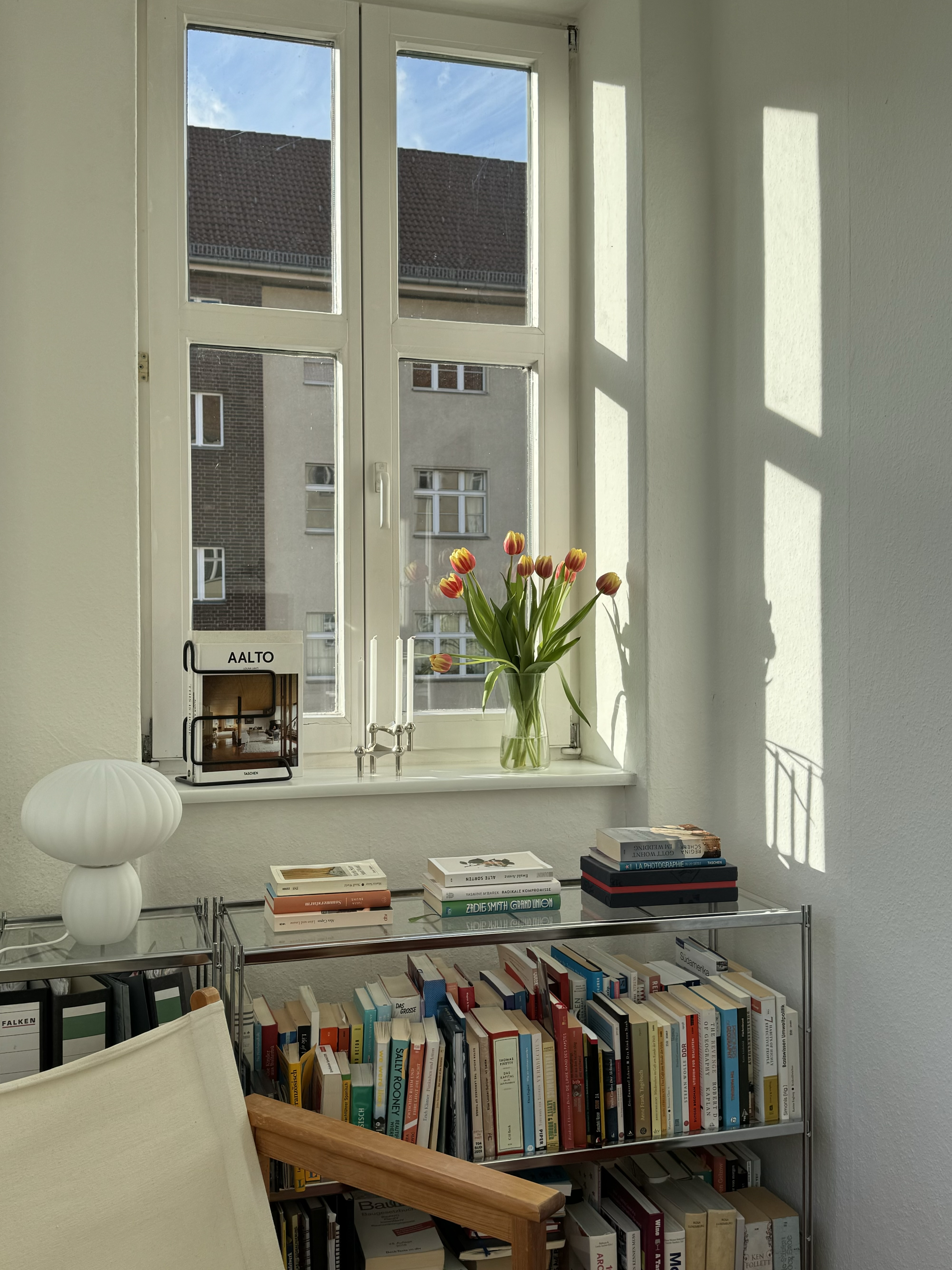 Hübsch Kumu Tischlampe