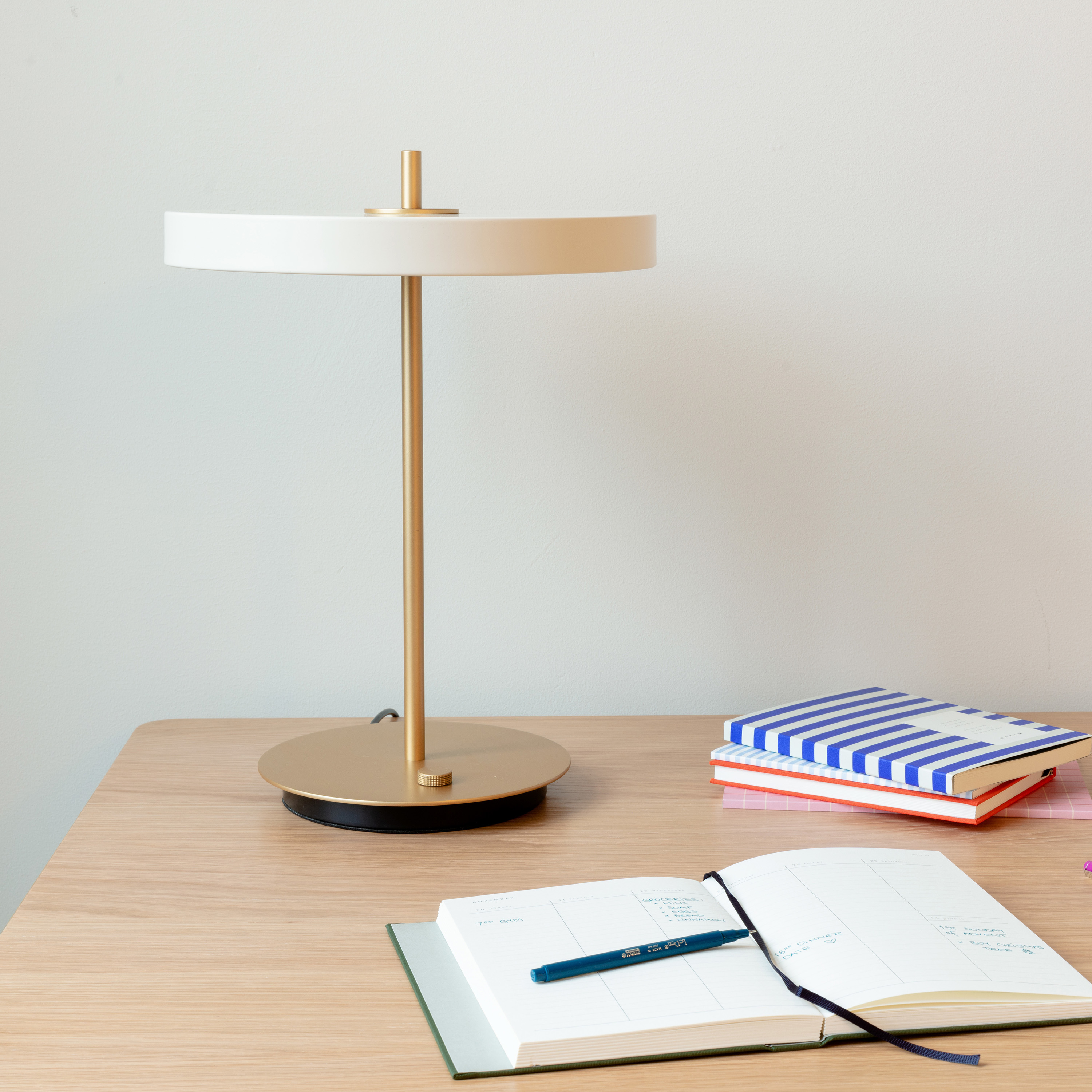 Umage Asteria Bordlampe Led Perle