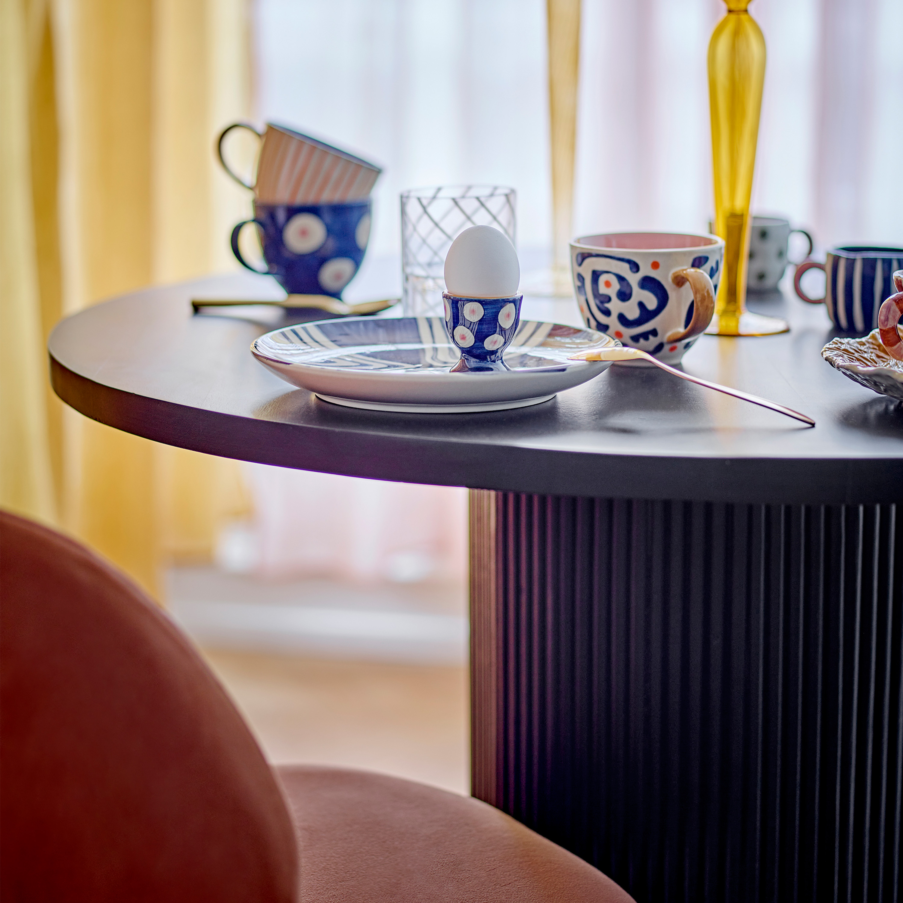 Bloomingville Porto Ruokapöytä Musta Ø90