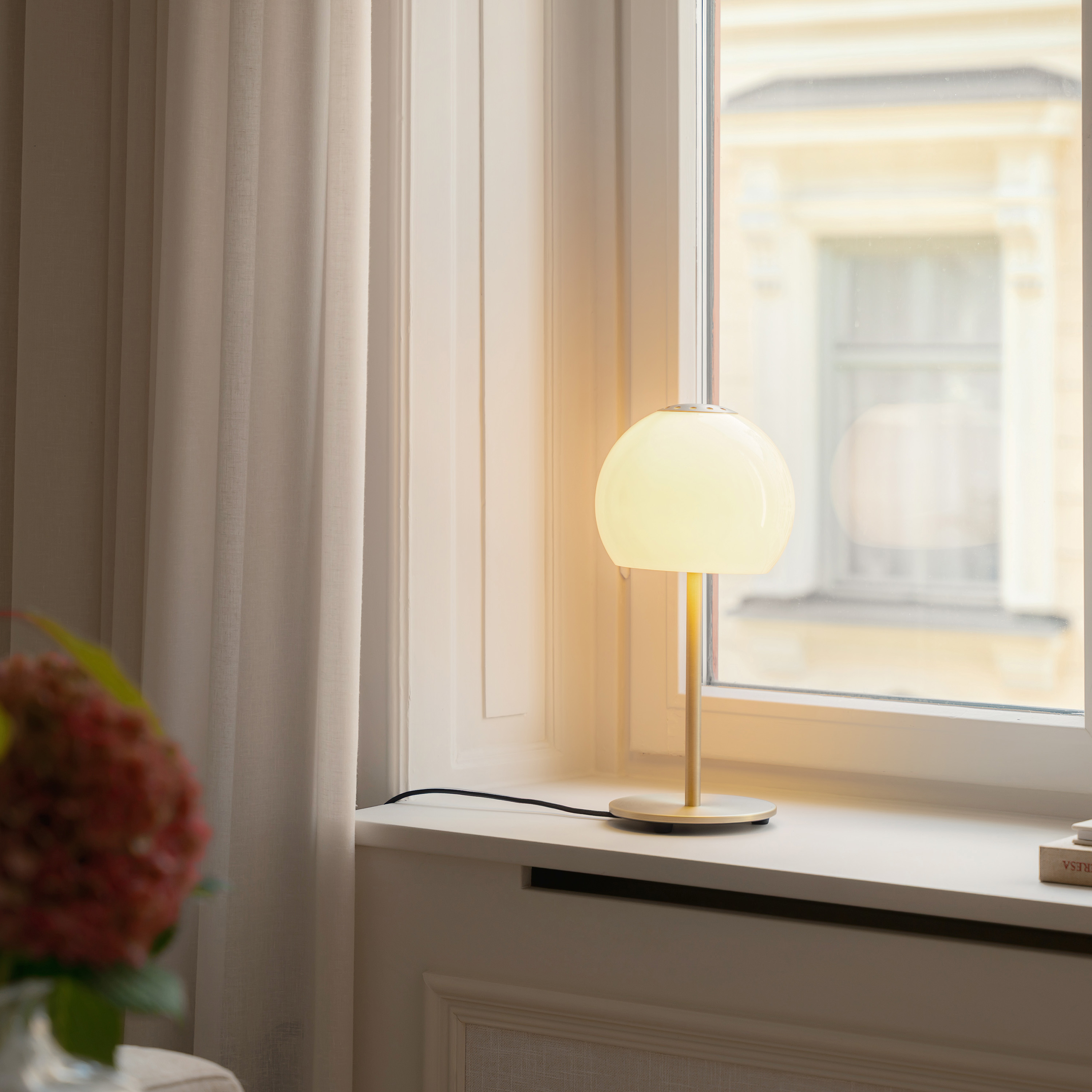 Ball Glass Table Lamp Sand Grey Ø18