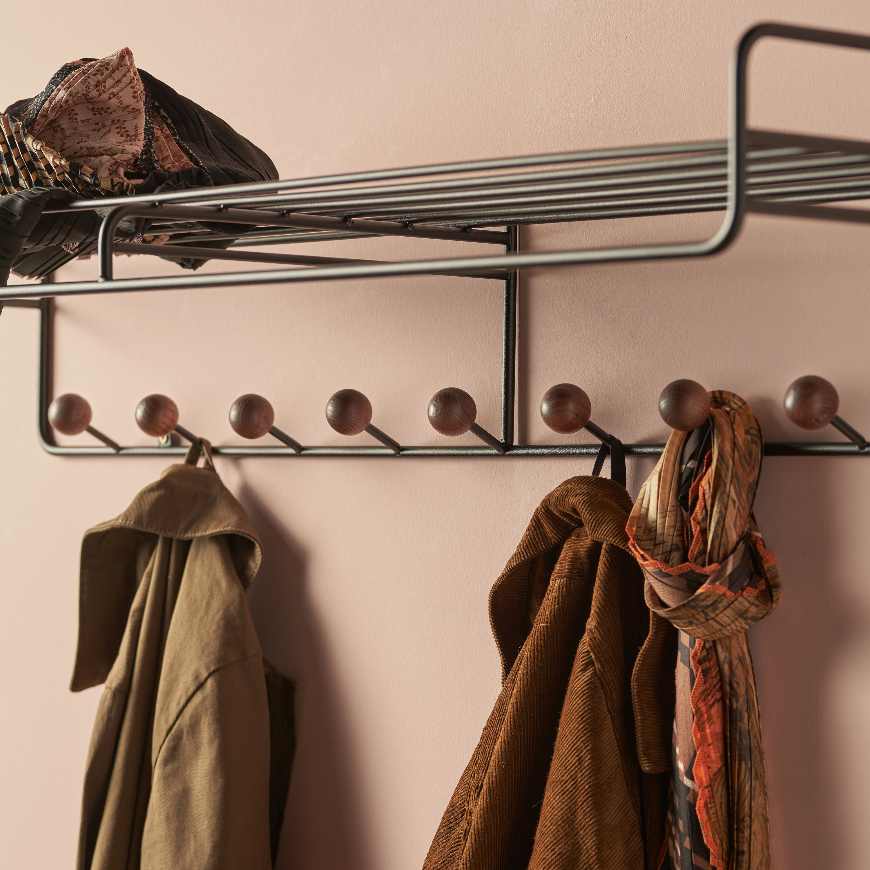 Maze Bill Hat Rack Black/Walnut Hue 102cm