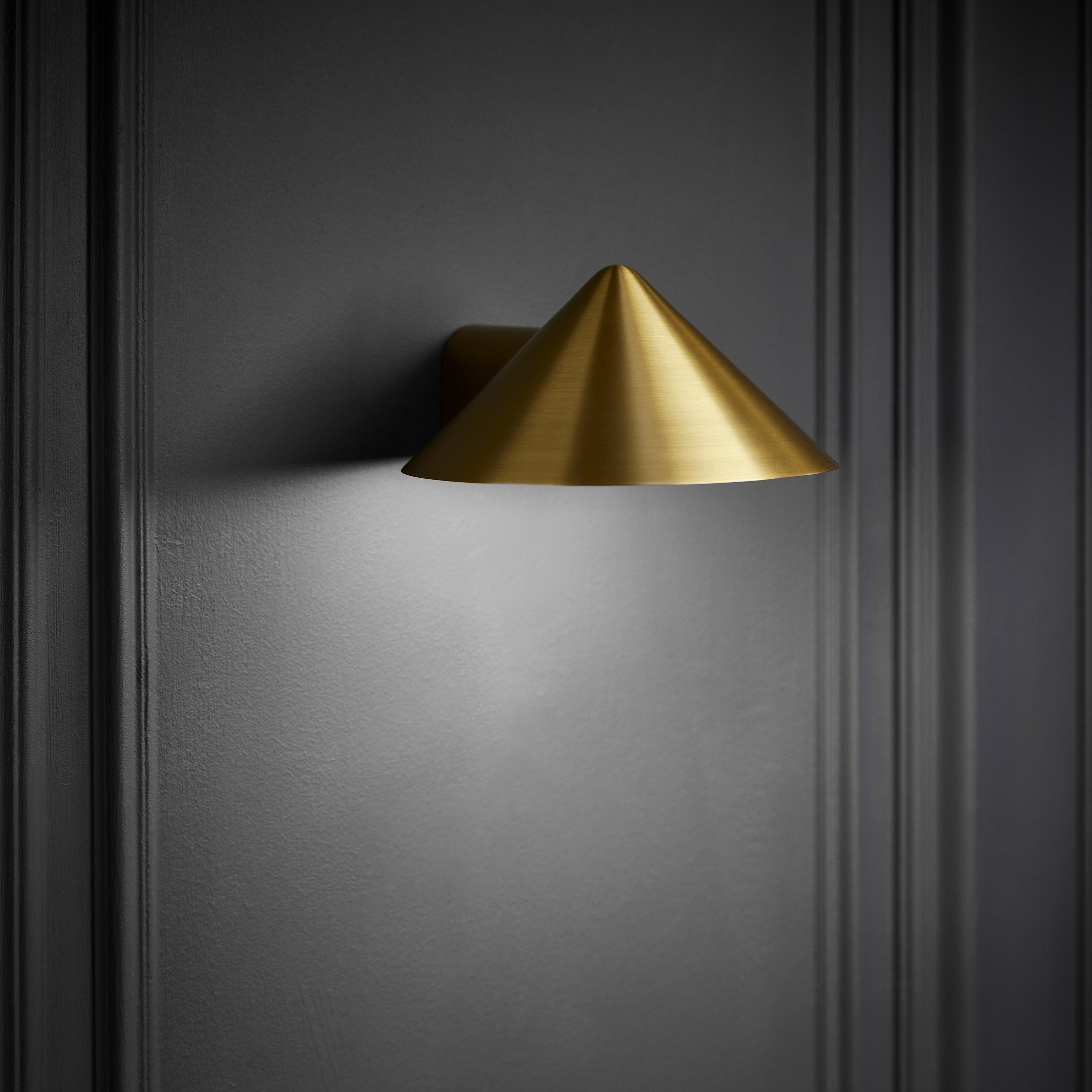 Frandsen Grasp Vägglampa Solid Brass