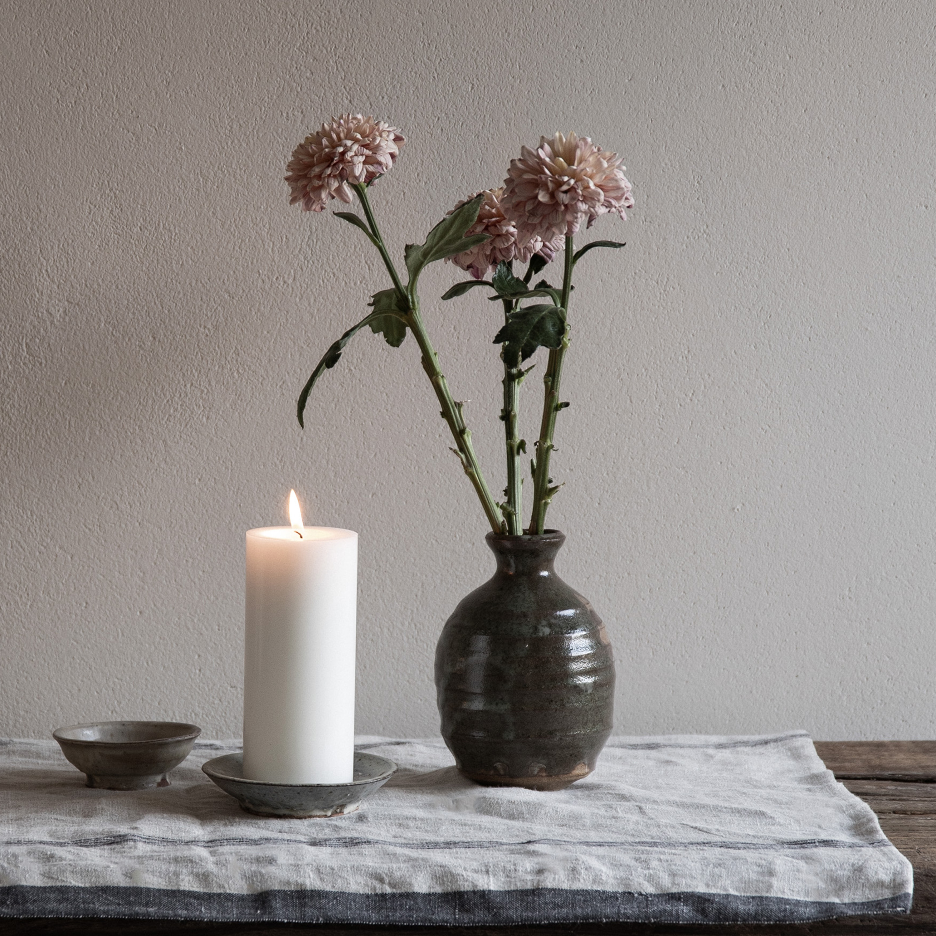 Tell me more Stearinljus Medium