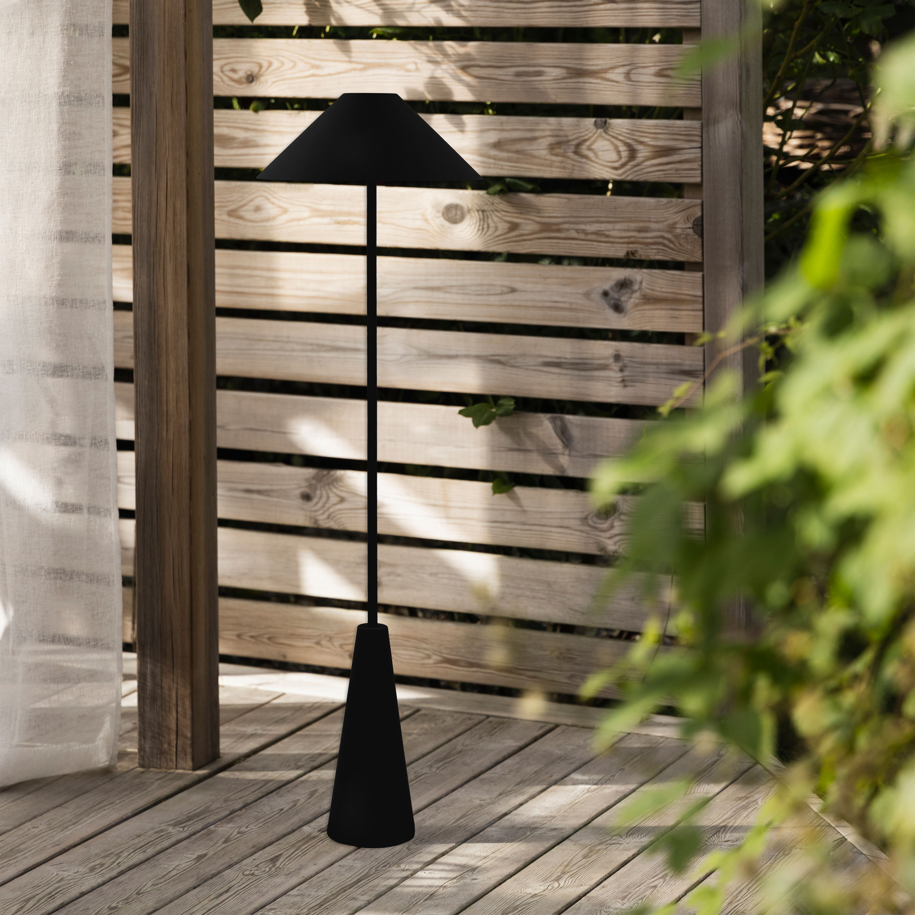 Globen Lighting Cannes Bærbar Gulvlampe Svart