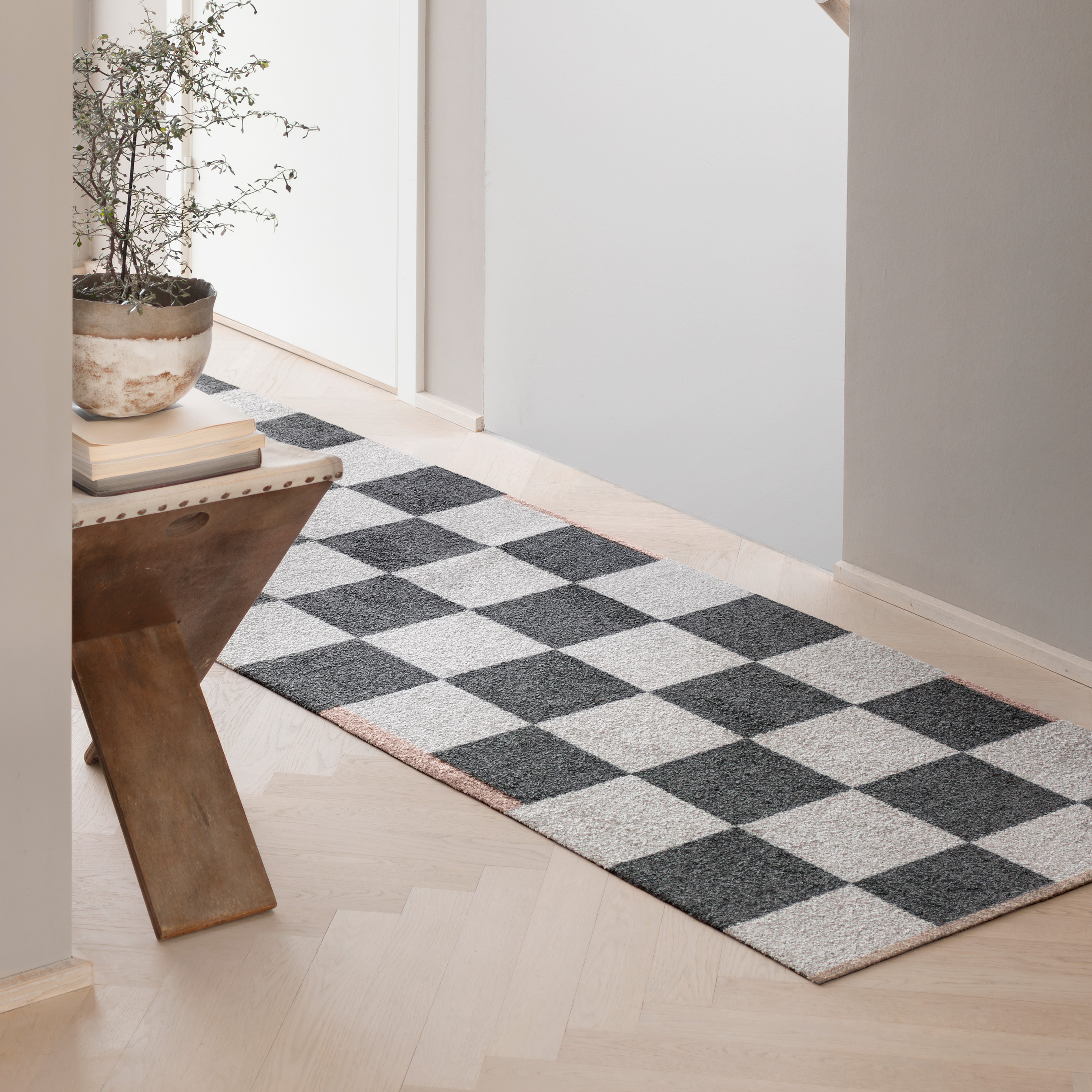 Mette Ditmer Neliönmuotoinen yleismatto tummanharmaa 77x240