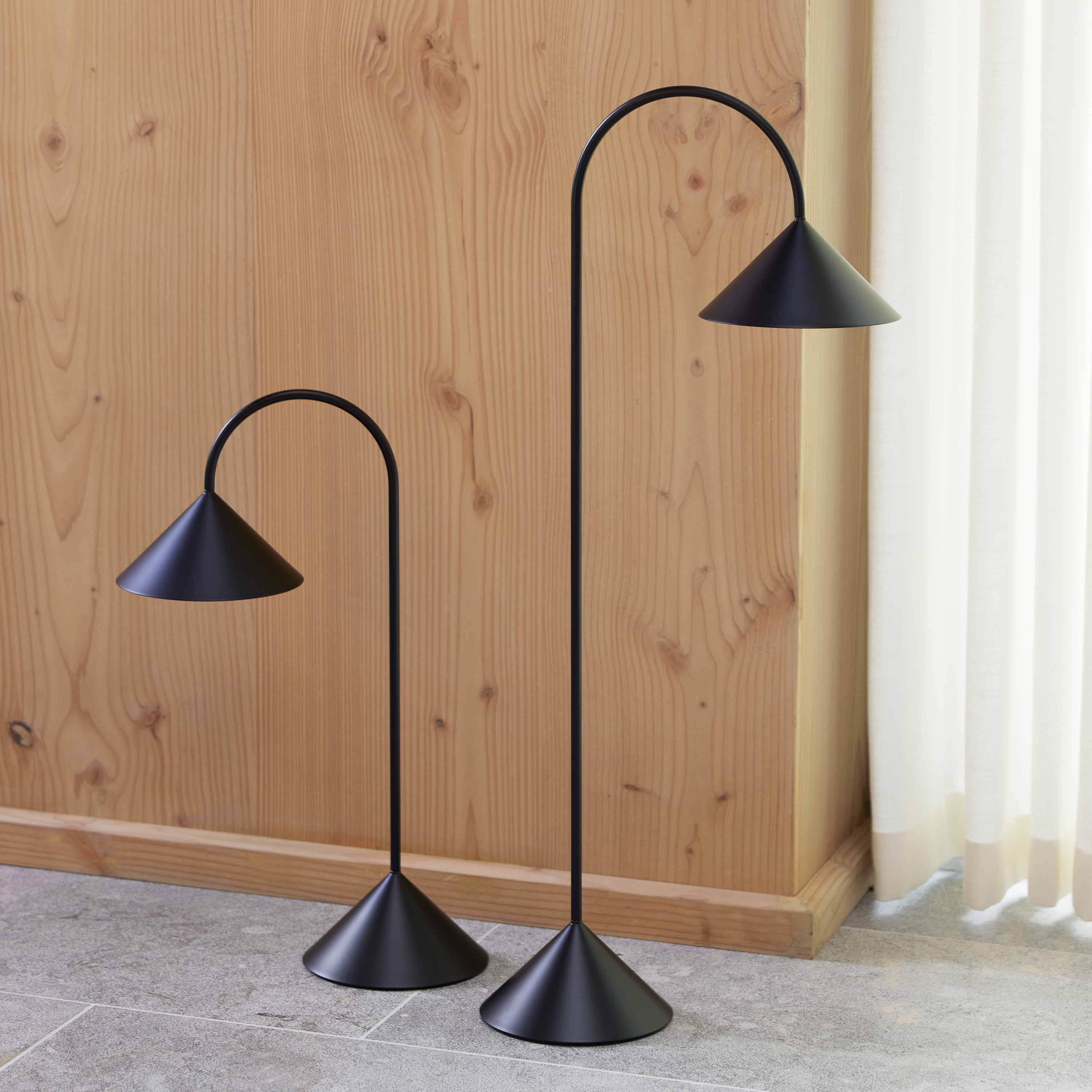 Frandsen Grasp Kannettava Pöytävalaisin Matt Black 72cm