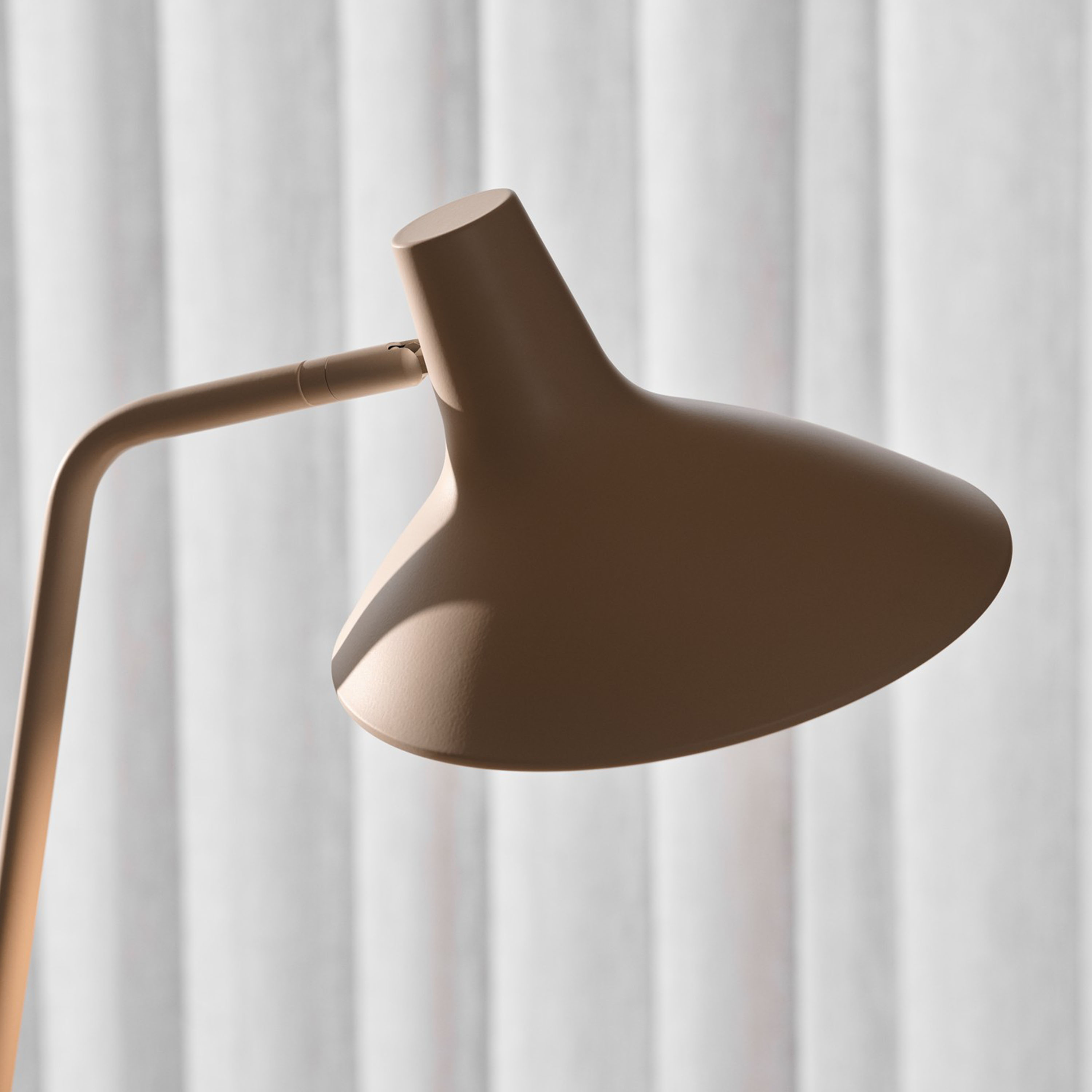 Design For The People Darci Golvlampa Sand