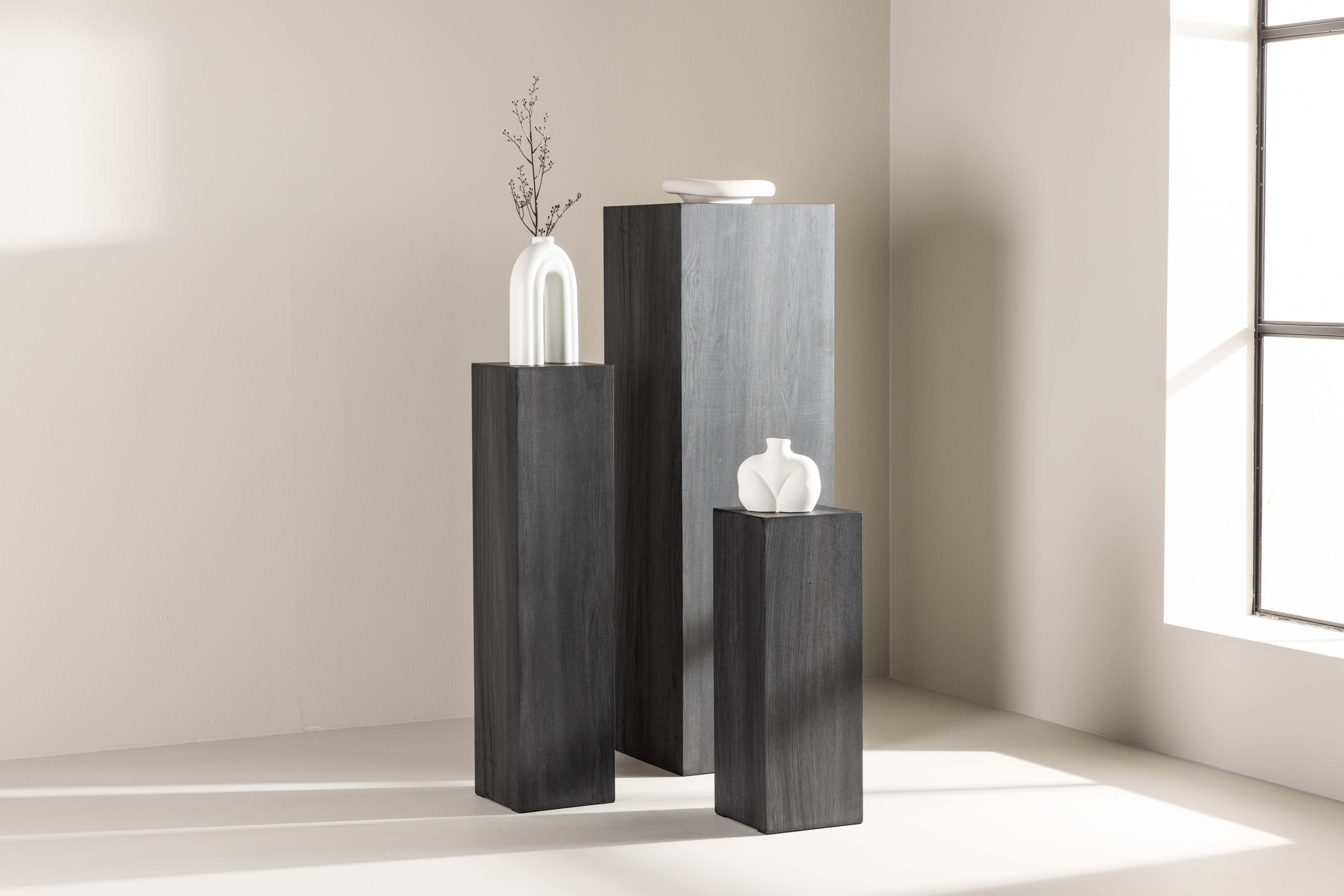 Vind Ramsvik Piedestal Black 130cm