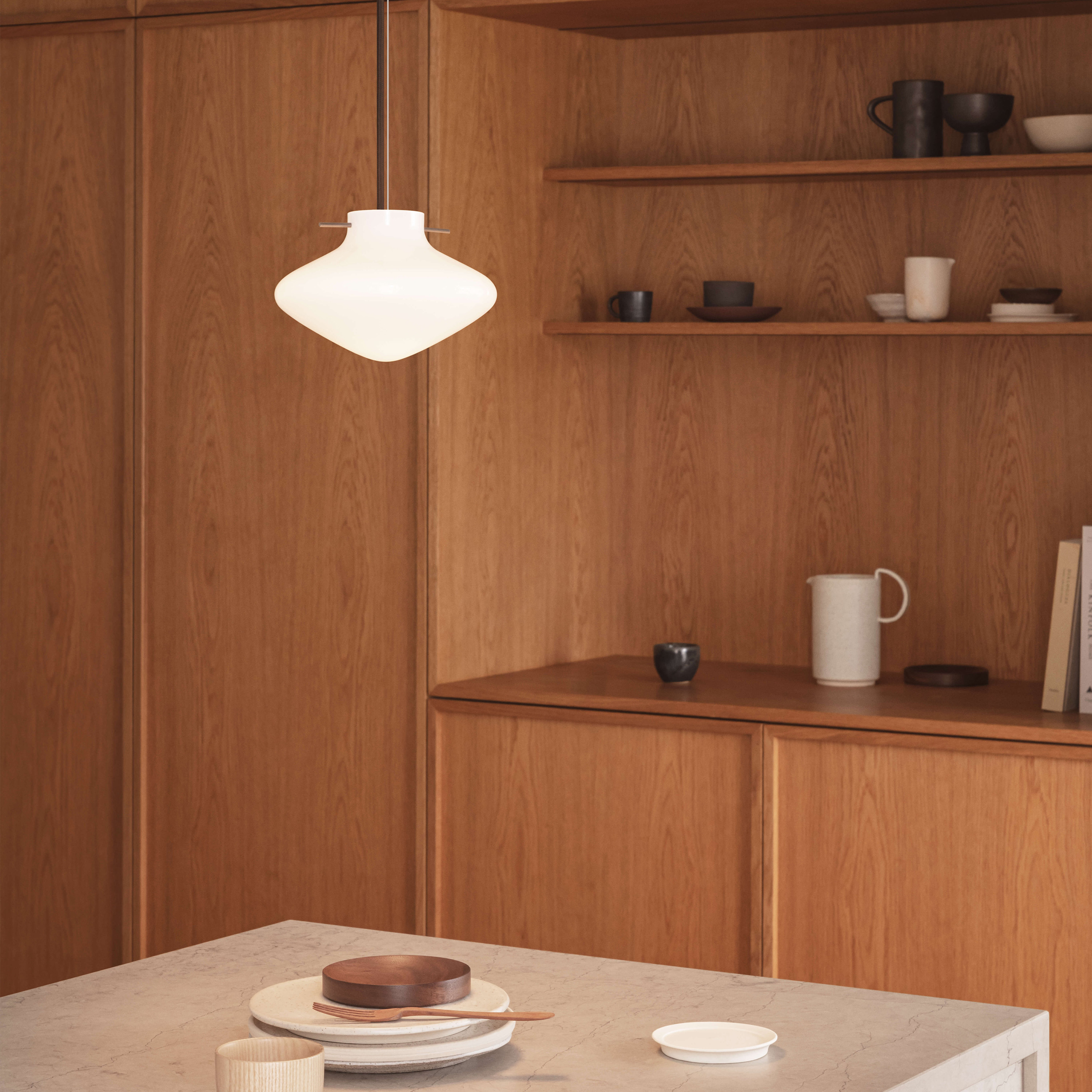 LYFA Repose Kattovalaisin Musta 17cm