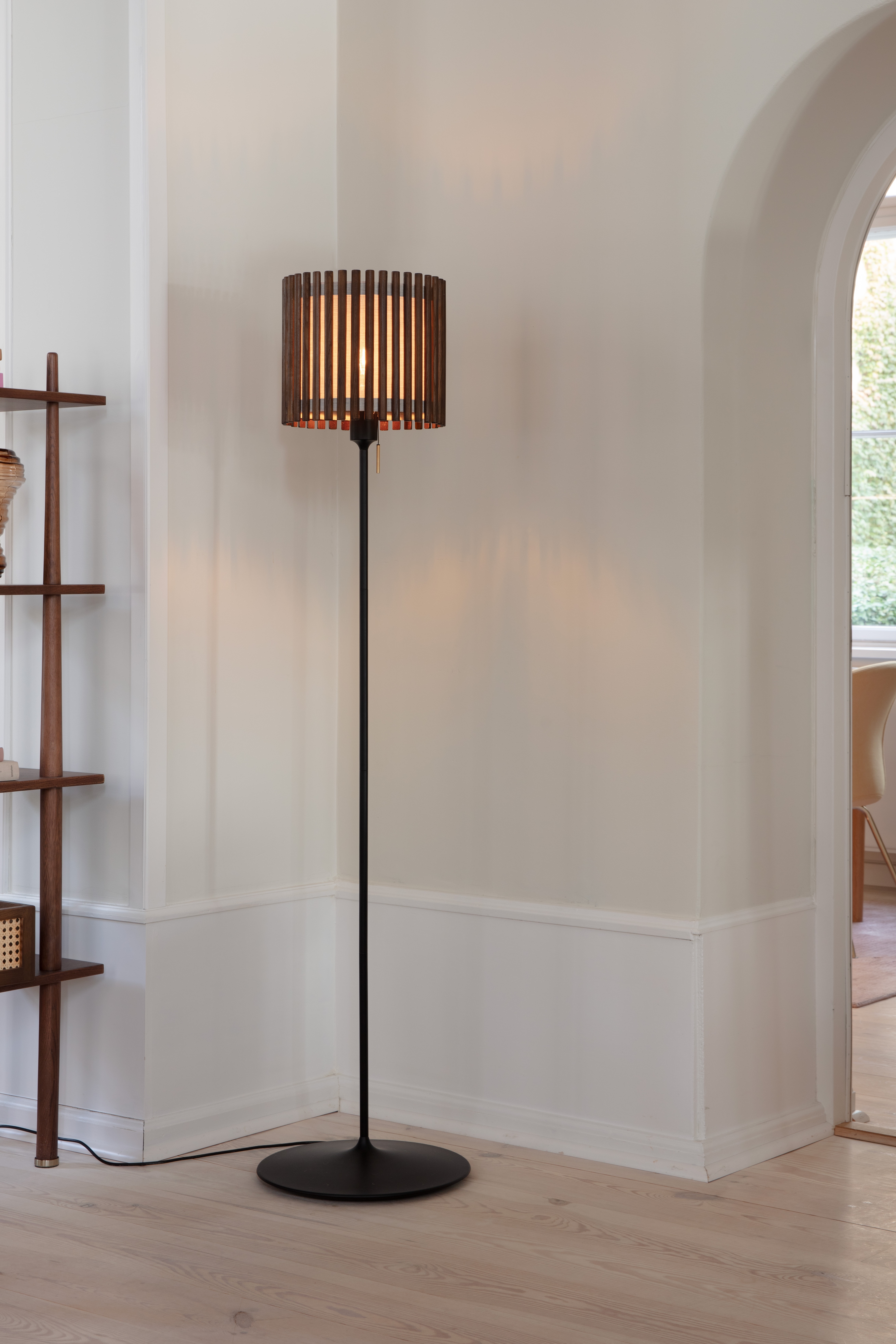 Umage Komorebi Lampenschirm Circle Dark Oak Medium