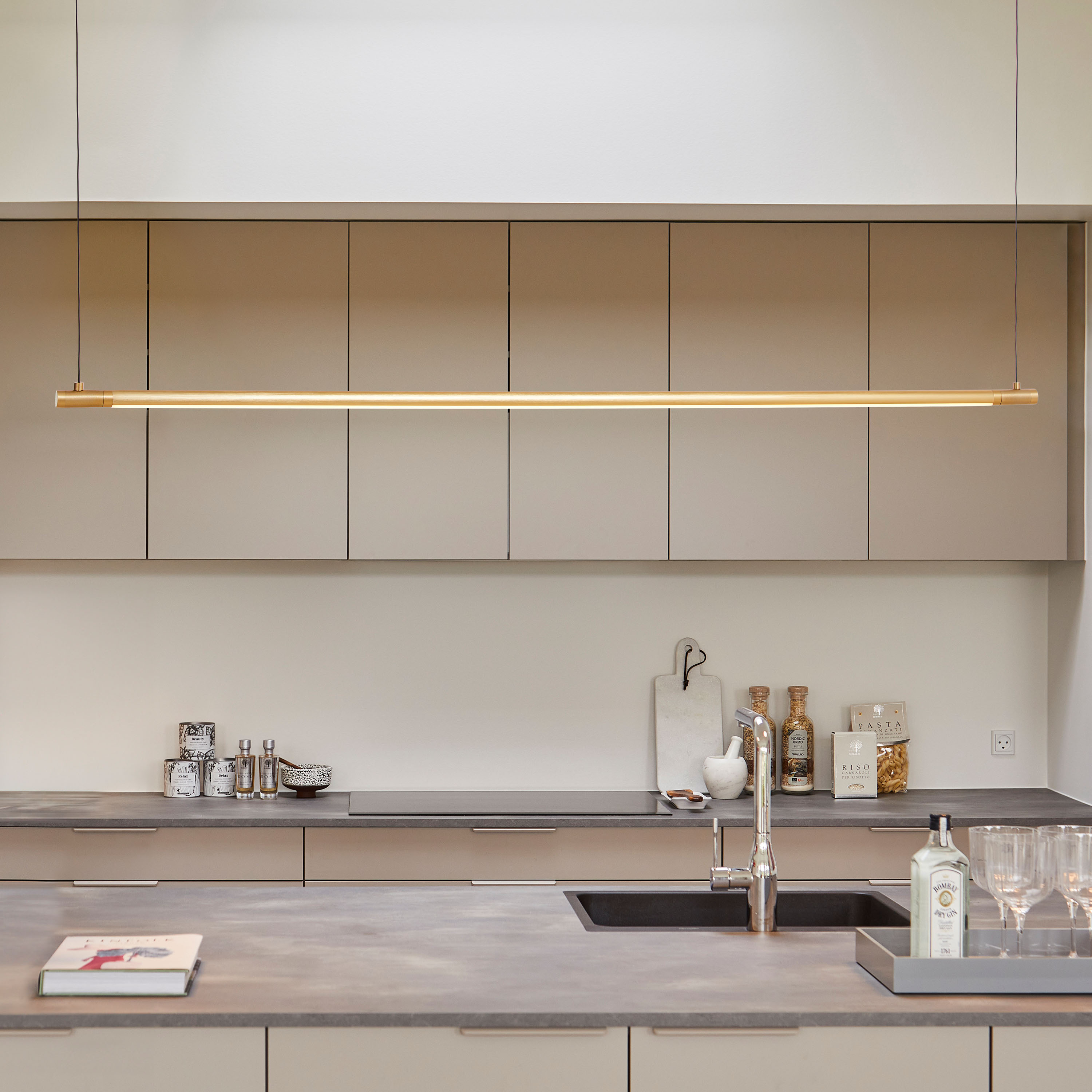 LOOM Design Straw Taklampa Gold 200cm