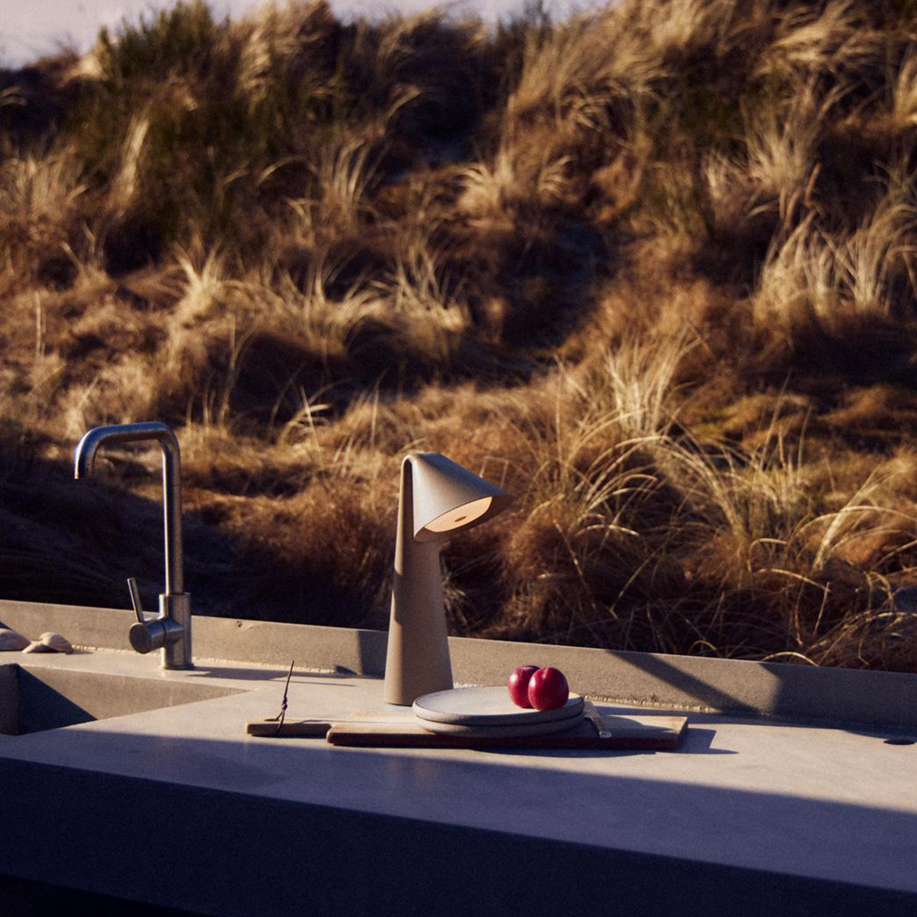 Frandsen Ami Portabel Bordslampa Olive Stone 31cm