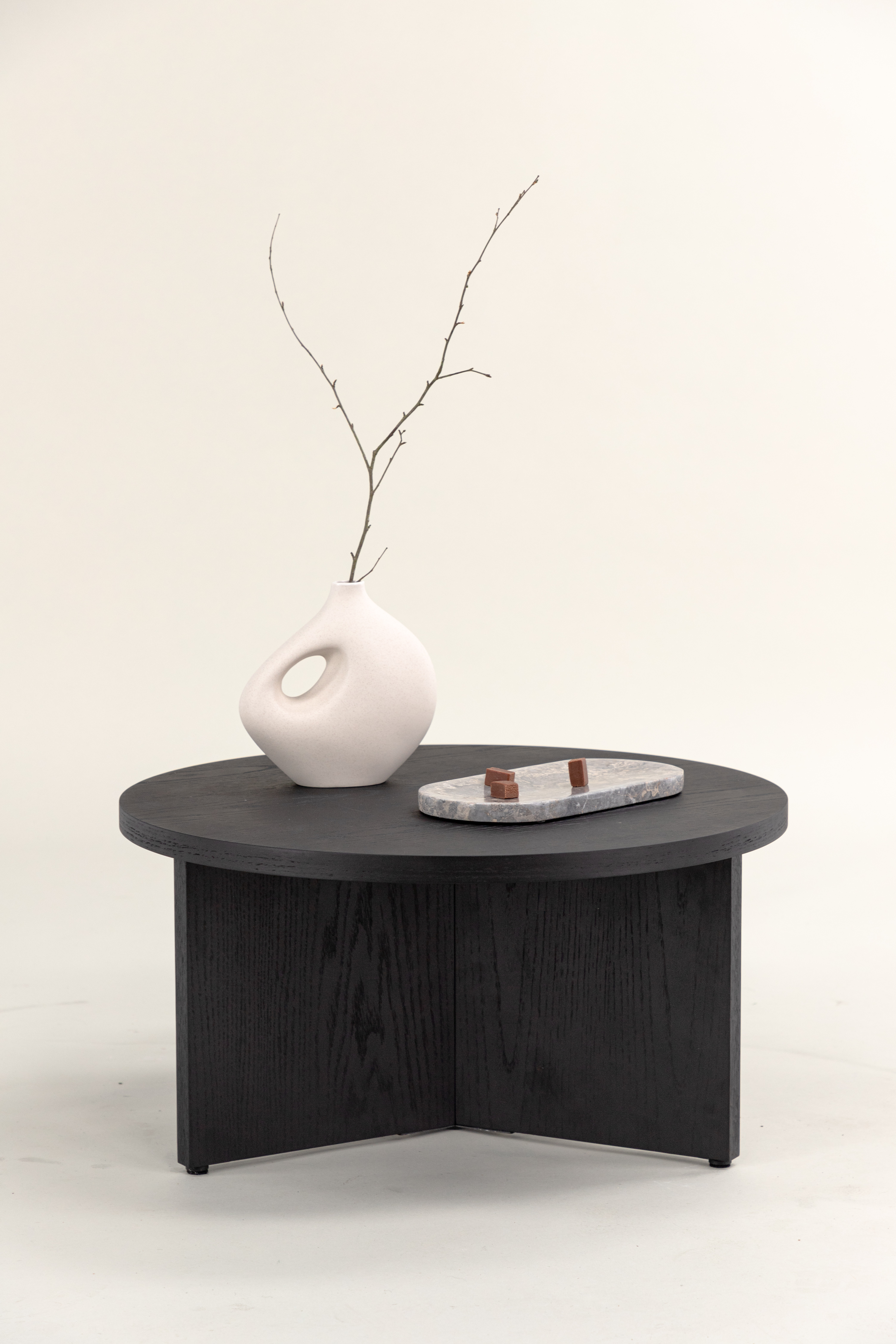 Vind Saltö Soffbord Black Ø82