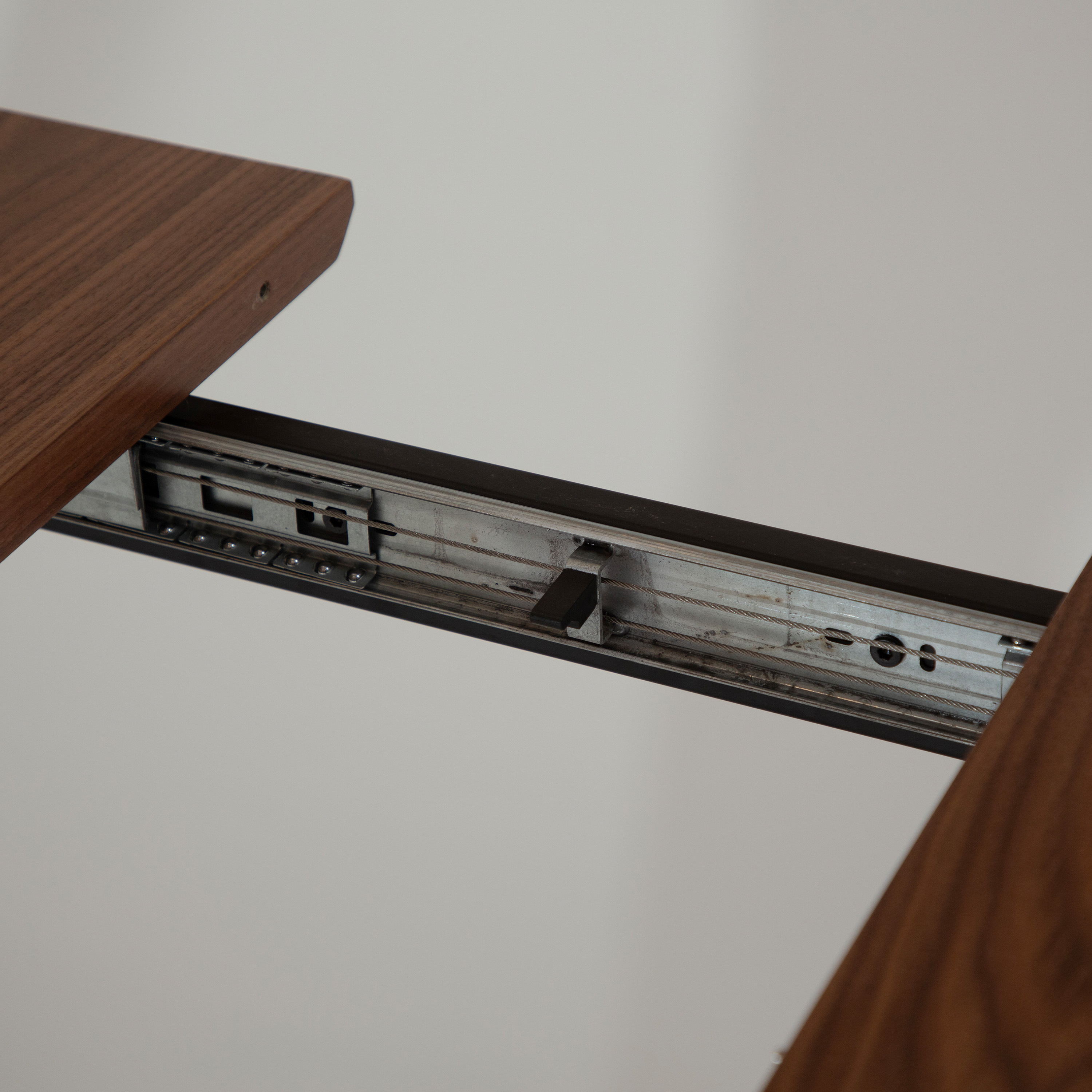 Dan Form Edge Esstisch Walnuss 200+100