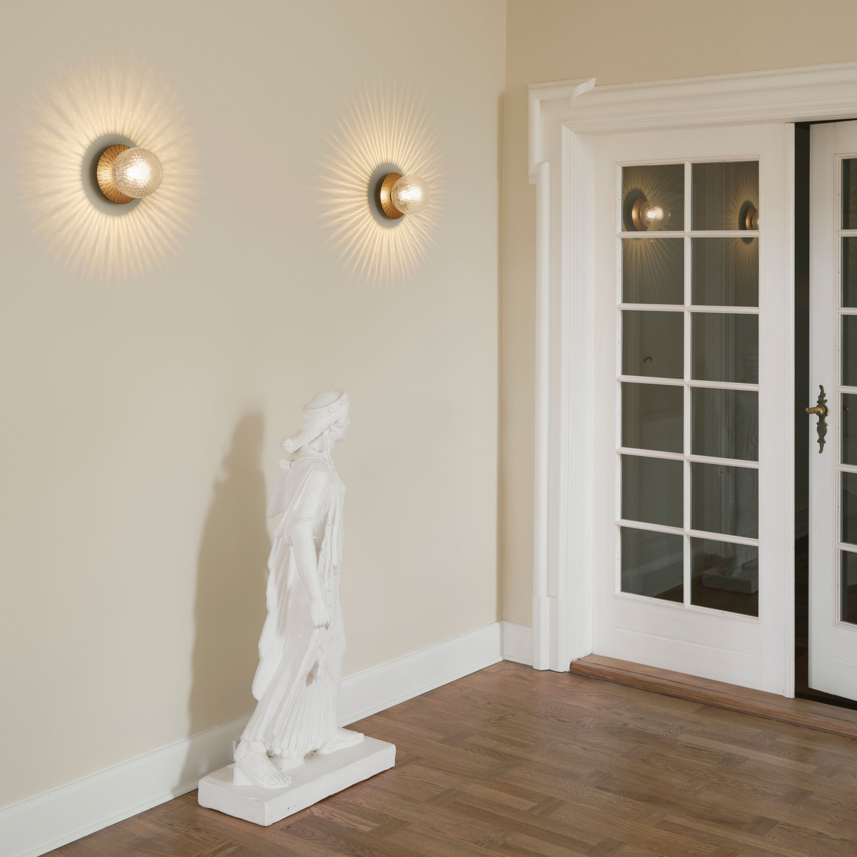 Nuura Liila 1 Vägg-/taklampa Dark Bronze/Optic Clear Medium