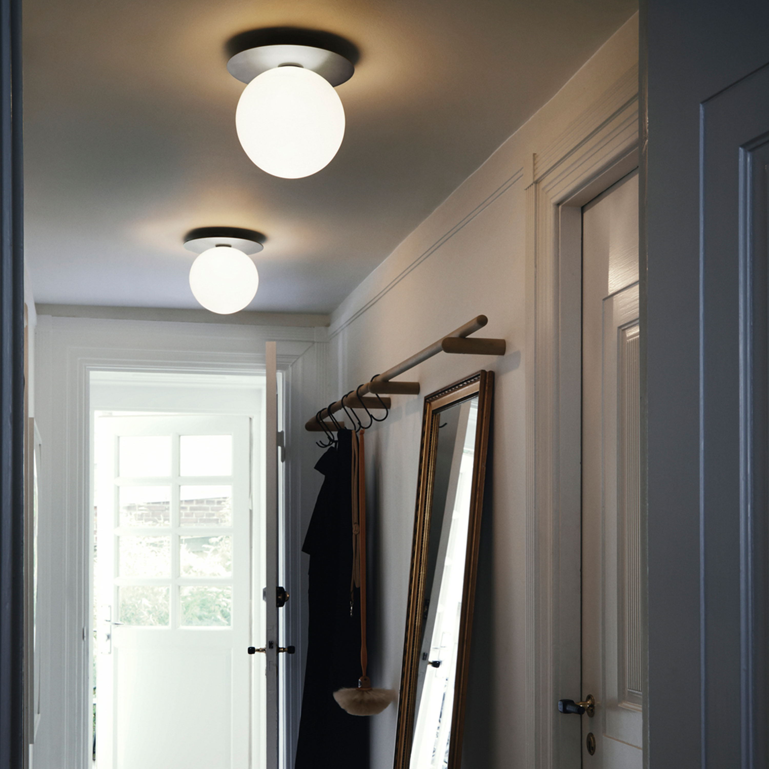 Nuura Liila 1 Vägg-/taklampa Light Silver/Opal Large