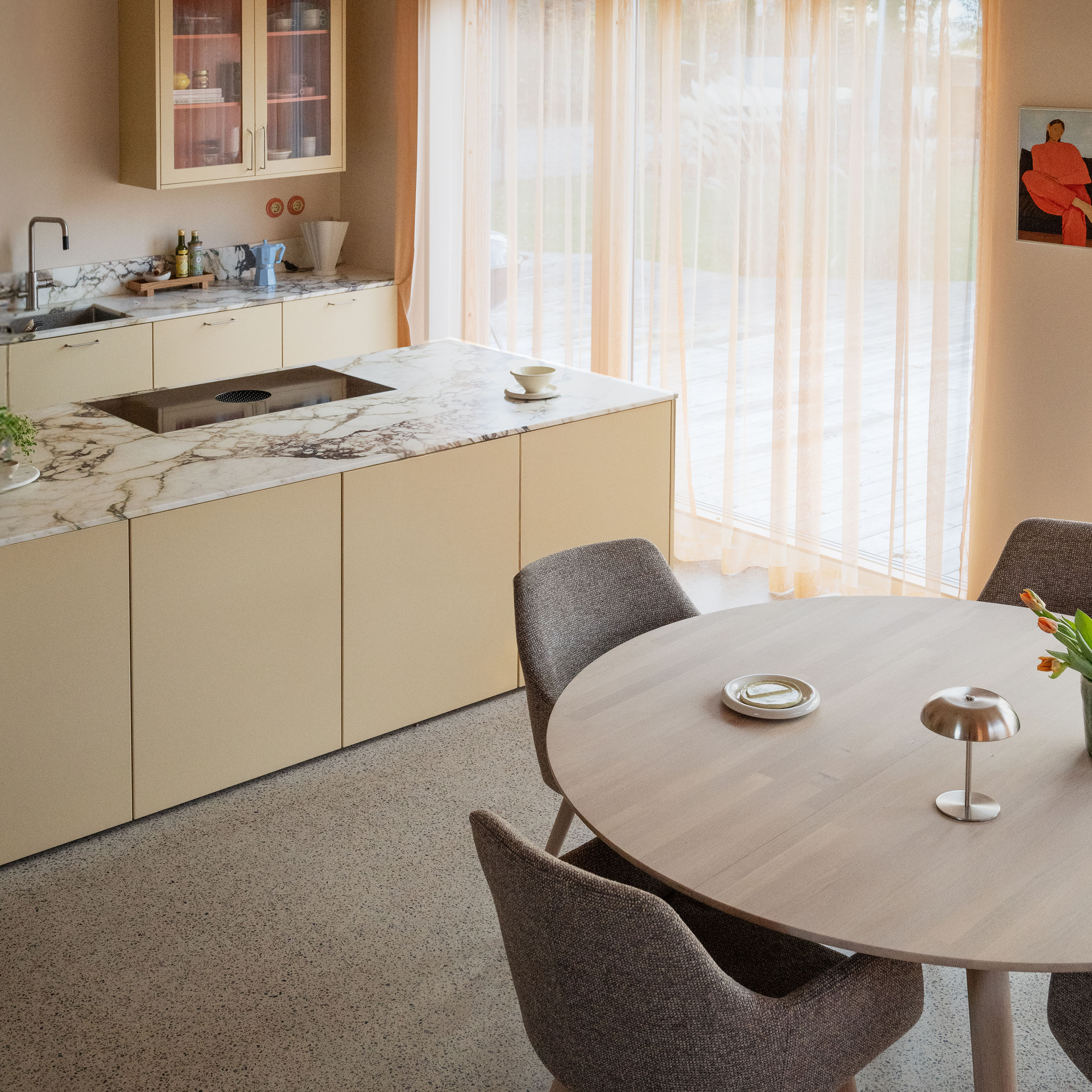 Rowico Home Clapperton Esstisch Weißpigmentiert Ø140