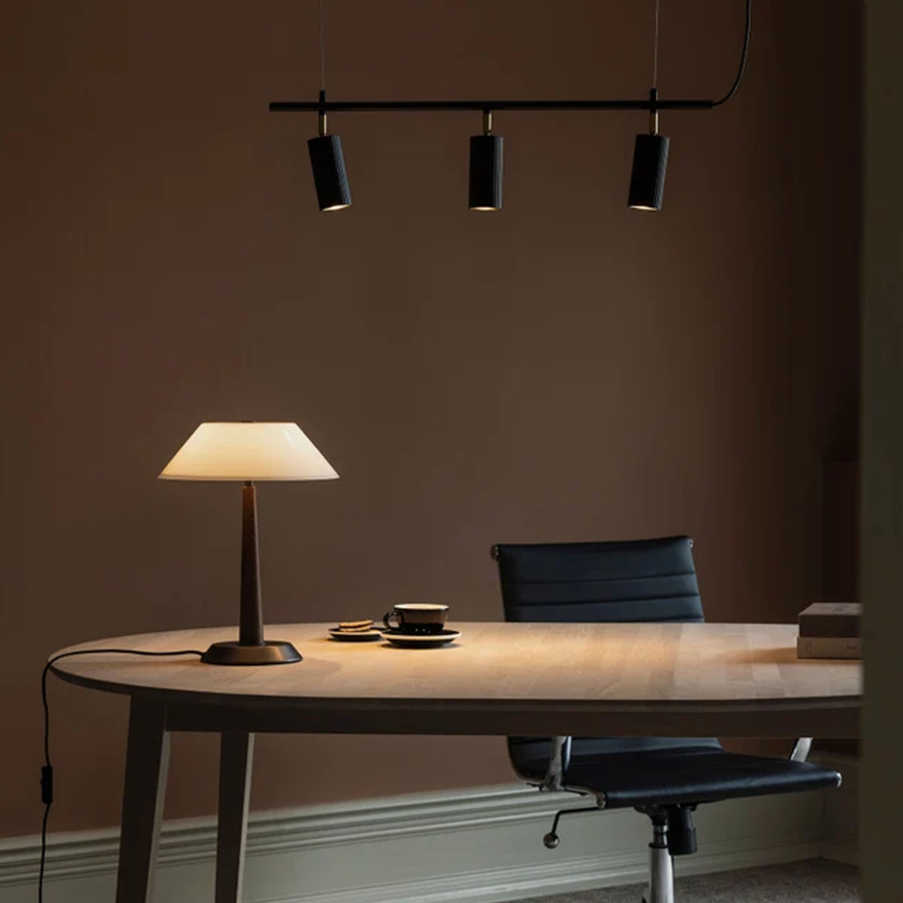 Ligna Table Lamp Brown Stained Oak/Bronze 39 cm