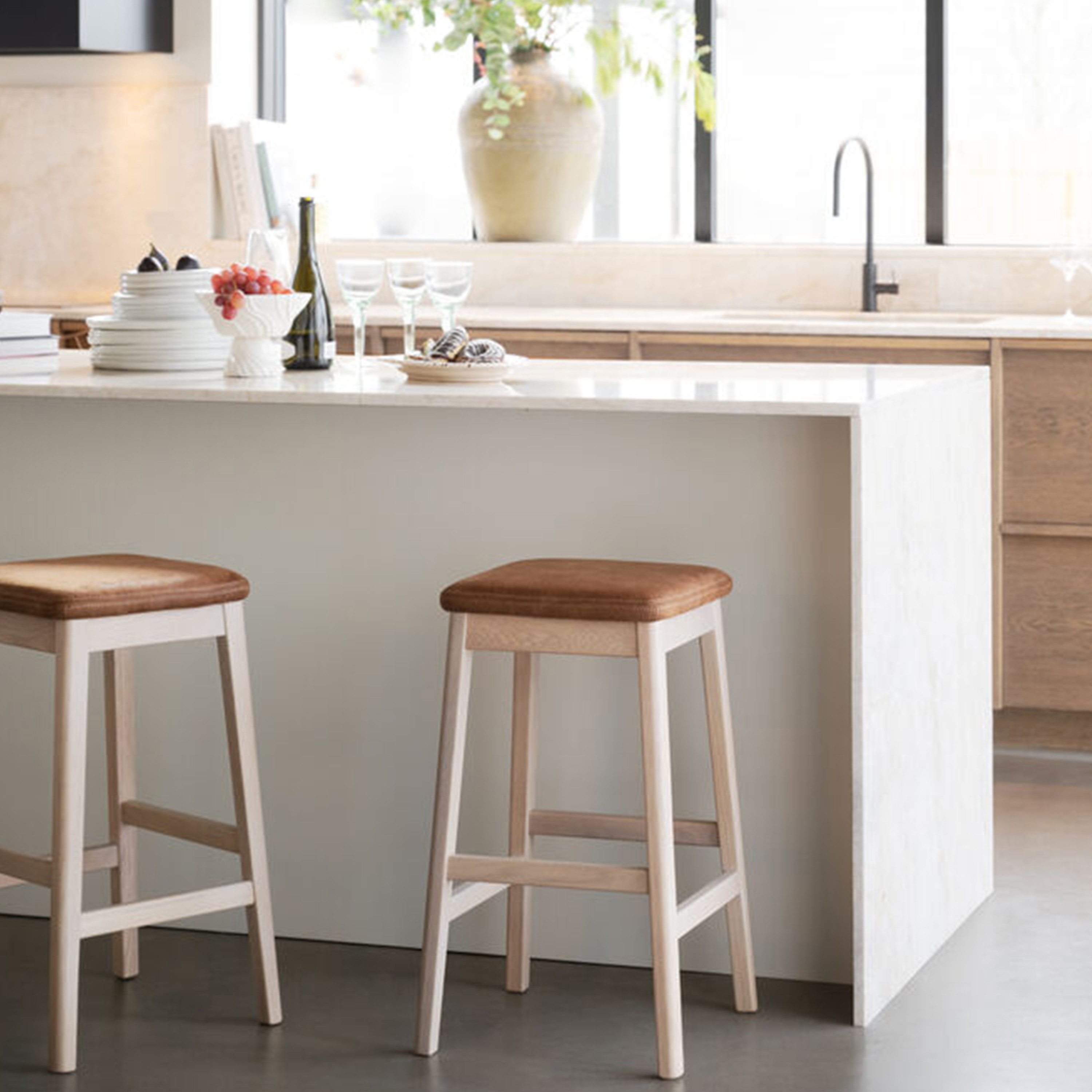 Rowico Home Livermore Barstol Vitpigmenterad Ek/Brun