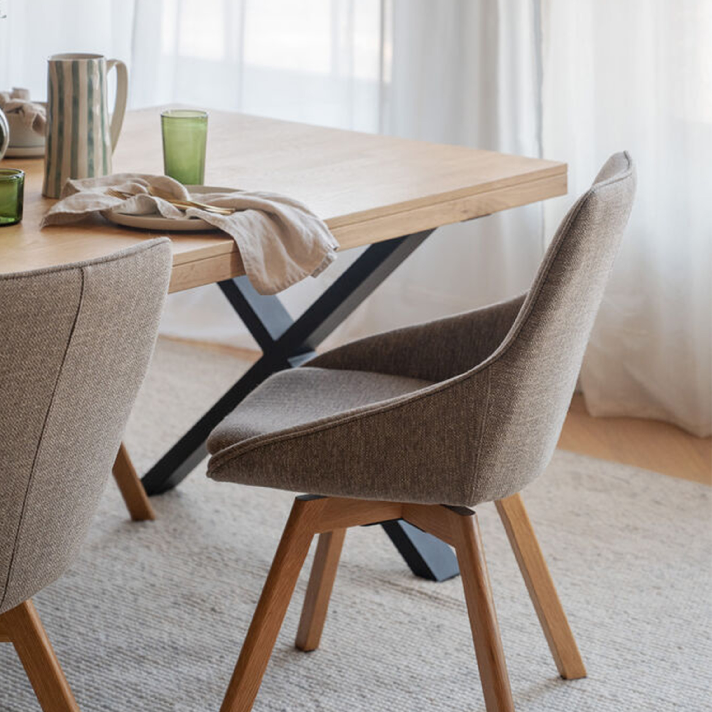 Rowico Home Alison Matstol Mörkbeige/Ek