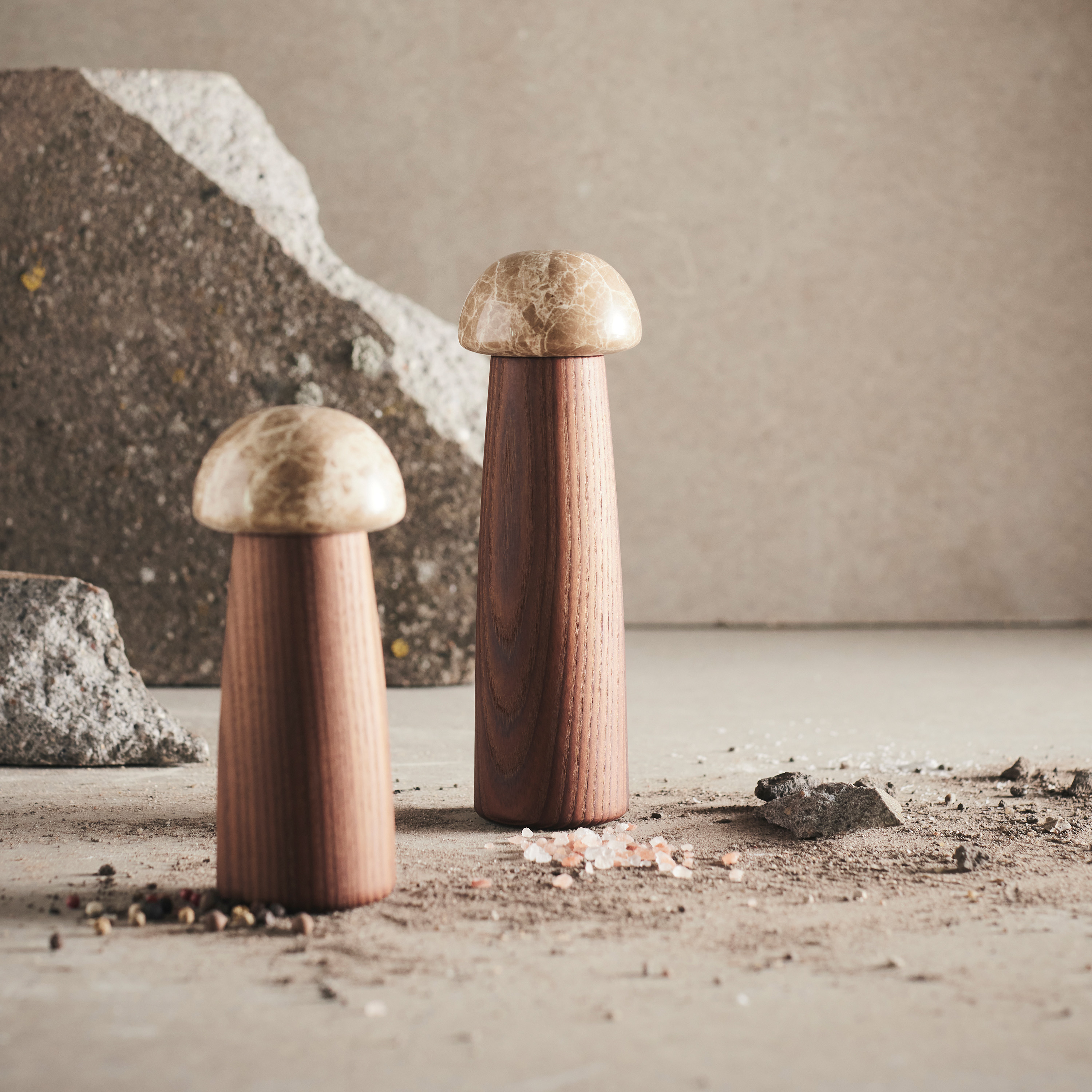 Muubs Mill Yami Salz- und Pfeffermühle Carbonized Ash/Marble Small