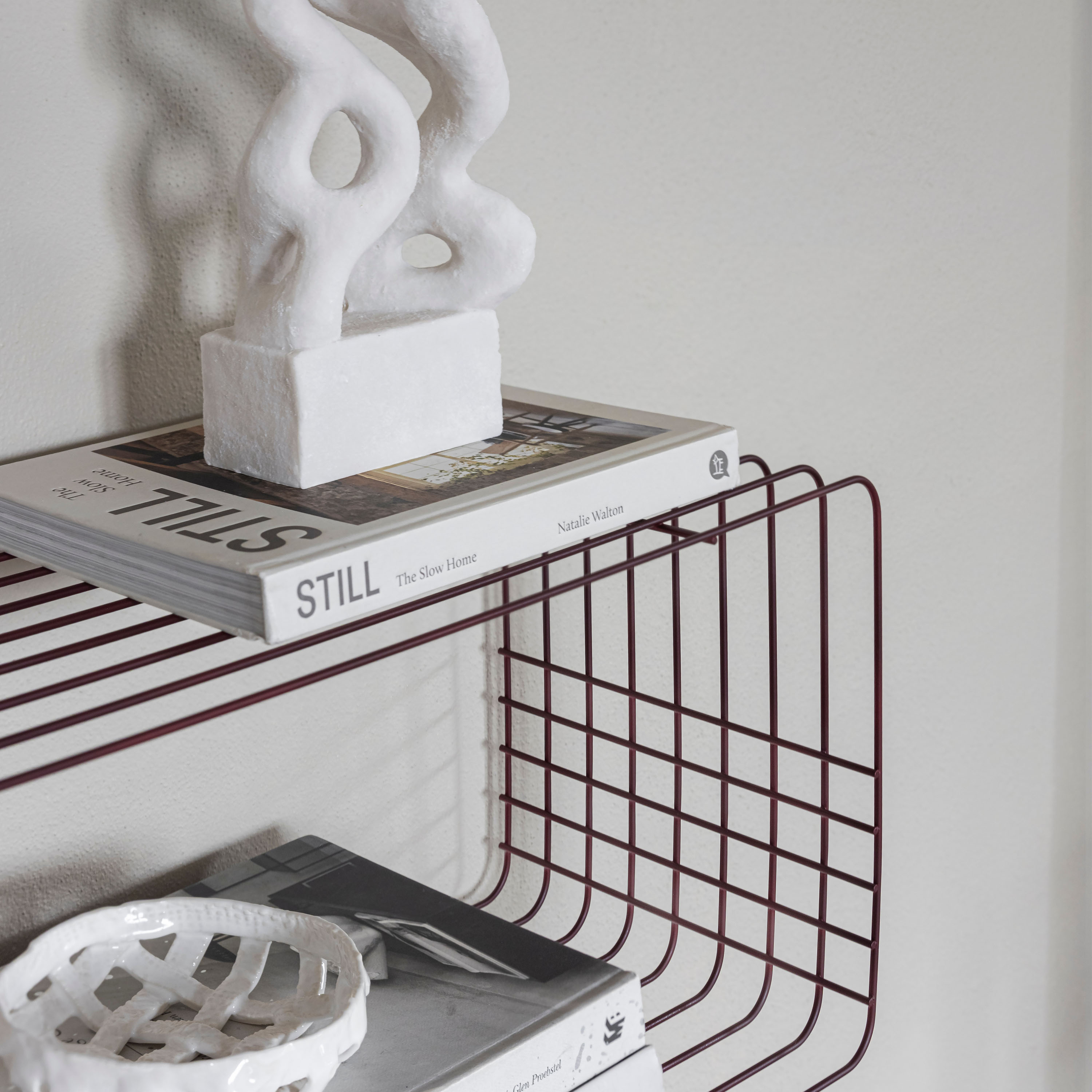 Mette Ditmer Wire Hylle Vinrød 70x31