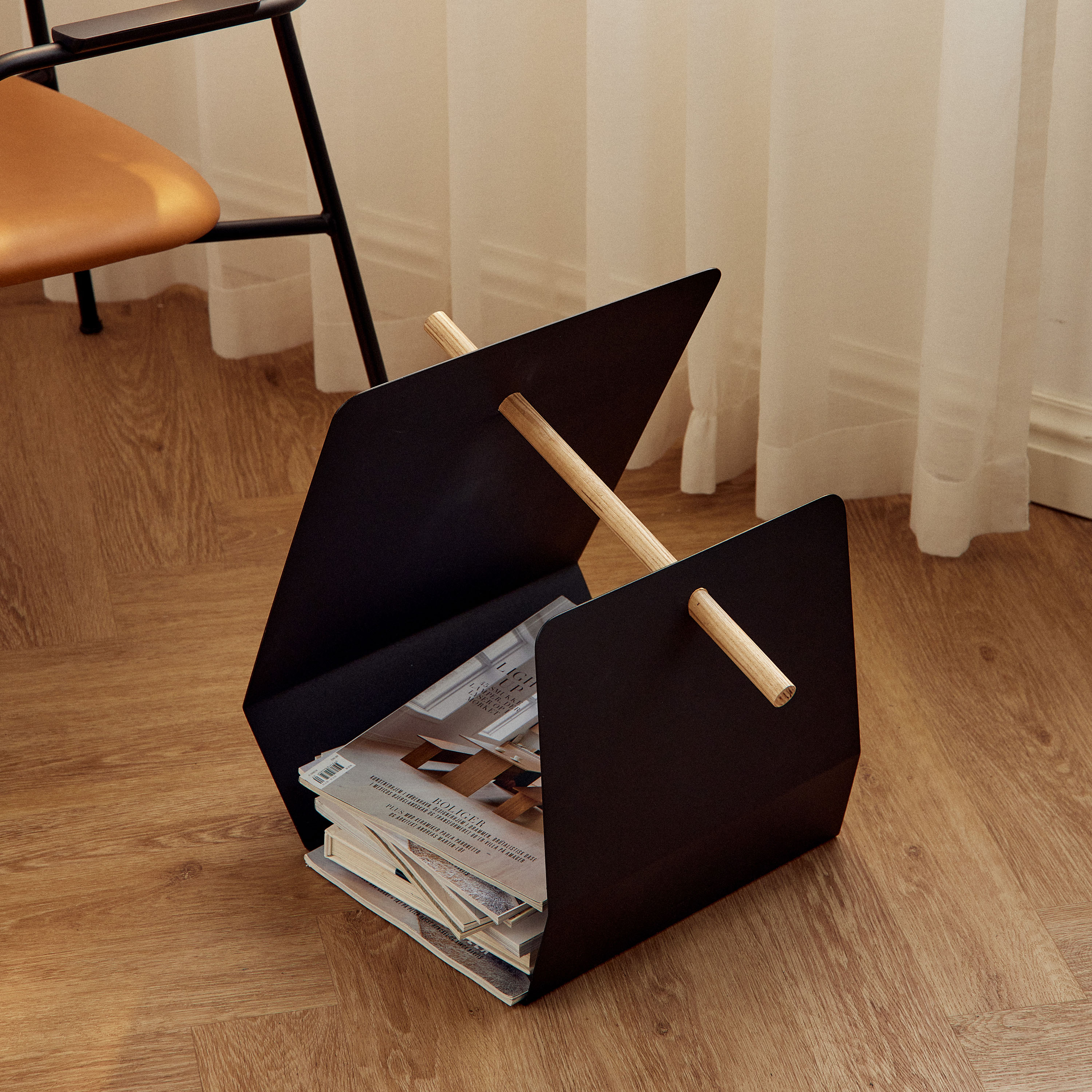 Andersen Furniture Edge Tidningsställ Powder Coated Metal Black