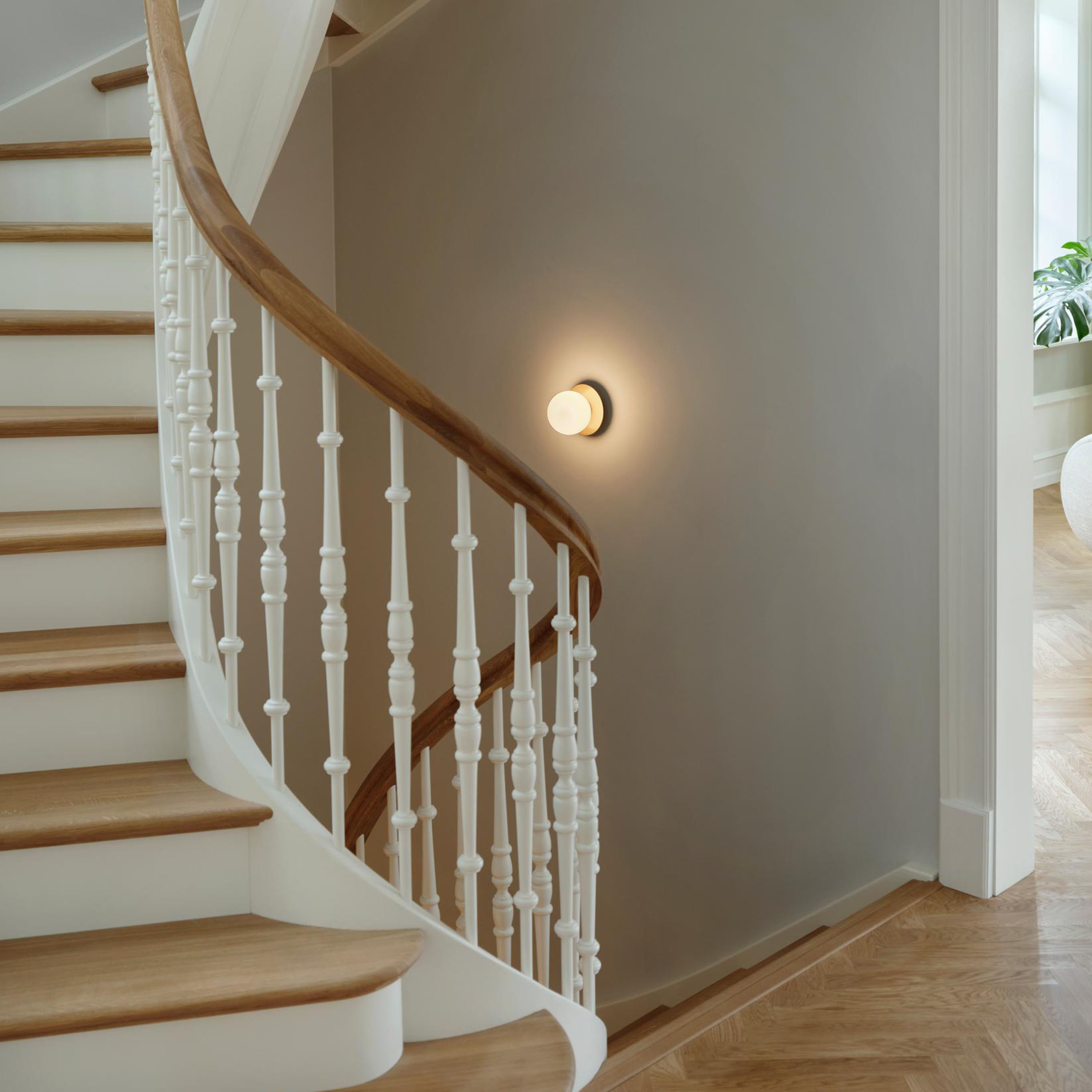 Nuura Liila 1 Vägg/Taklampa Nordic Gold/Opal Medium