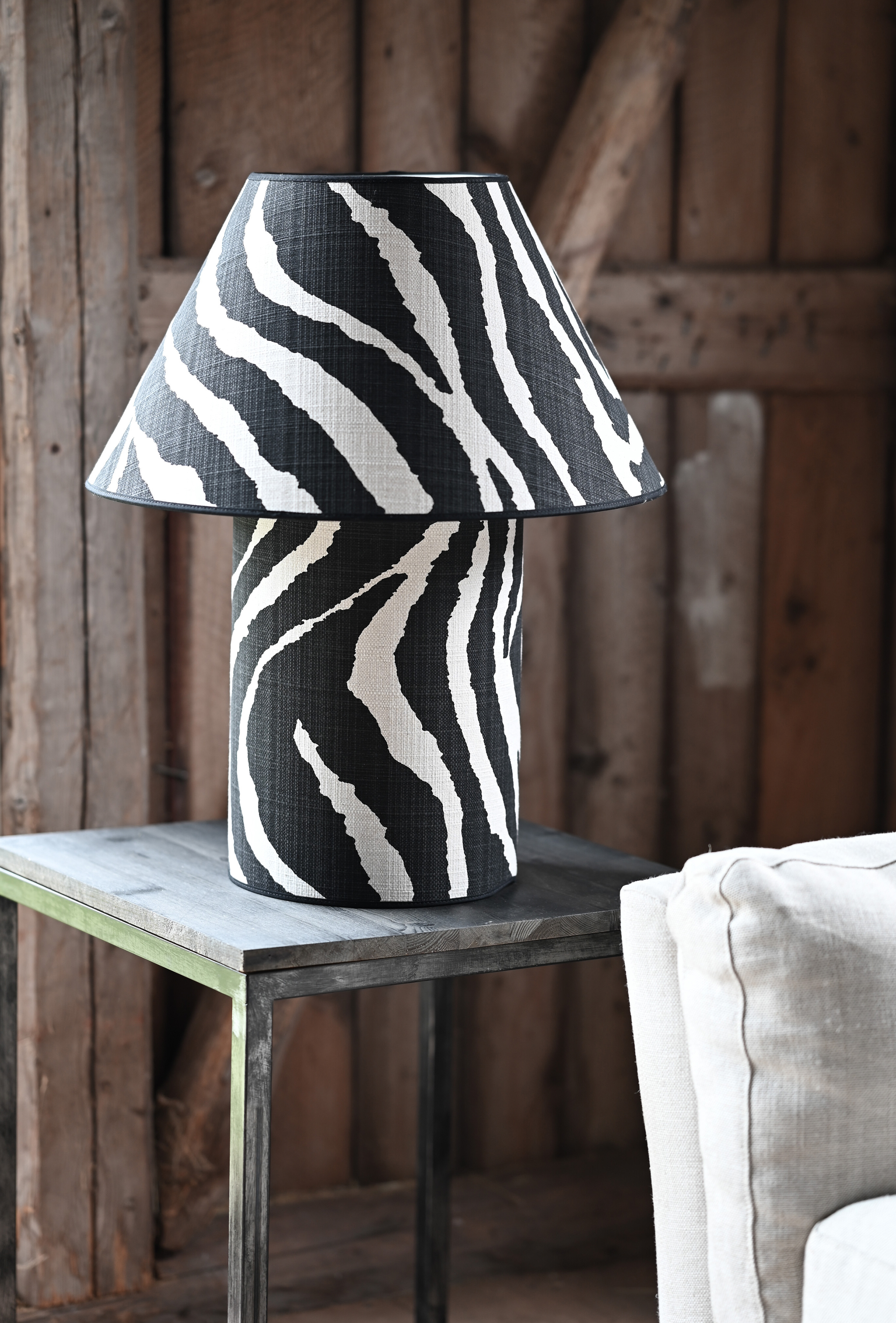 Hallbergs Belysning Zebra Tischlampe Schwarz/Weiß 65cm
