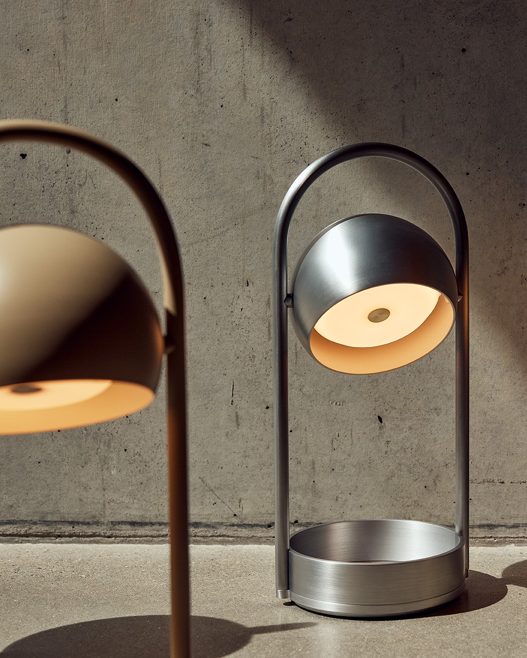 Frandsen Ball Portabel Bordslampa Brushed Aluminium 32cm