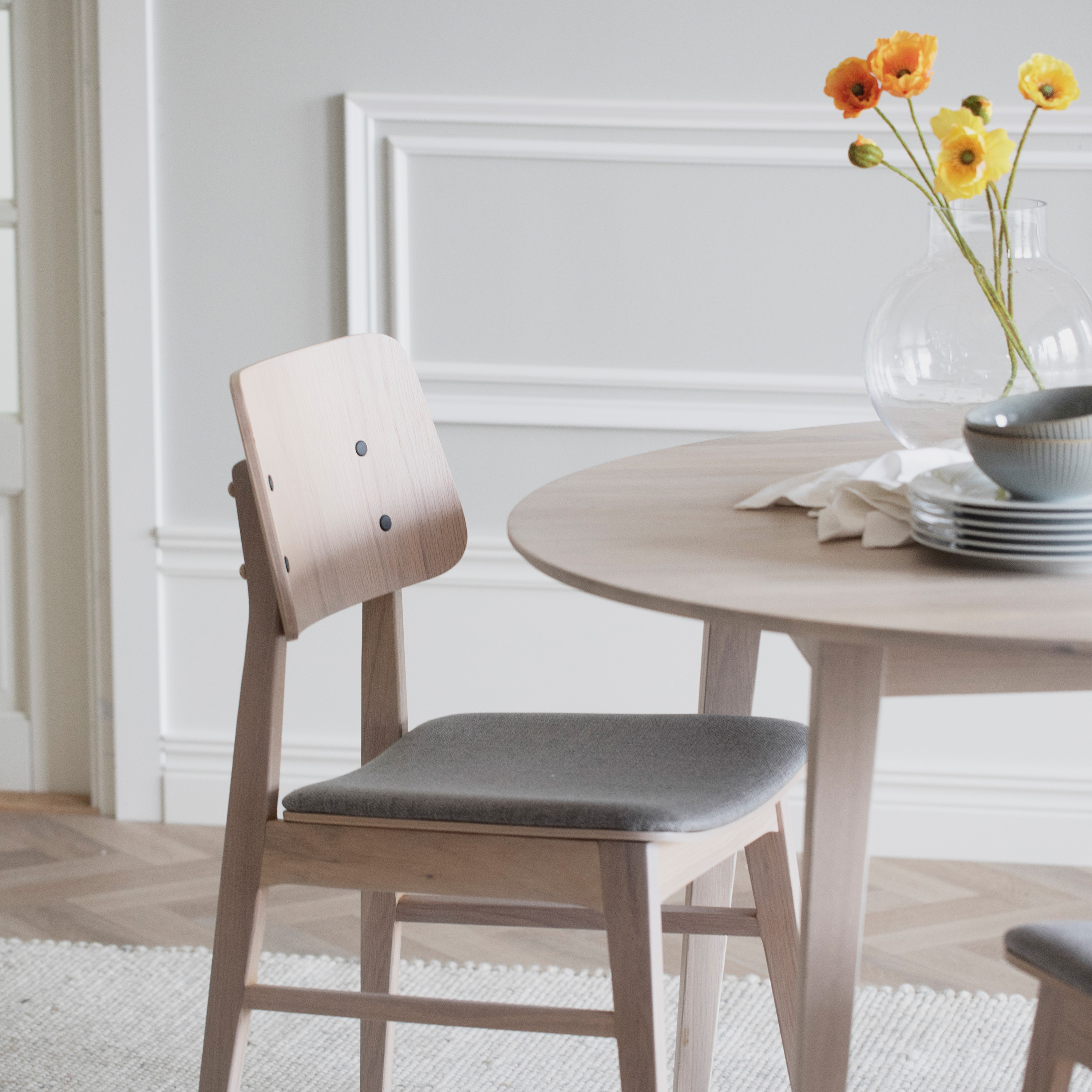 Rowico Home Filippa Matbord Vitpigmenterad Ø120/165cm