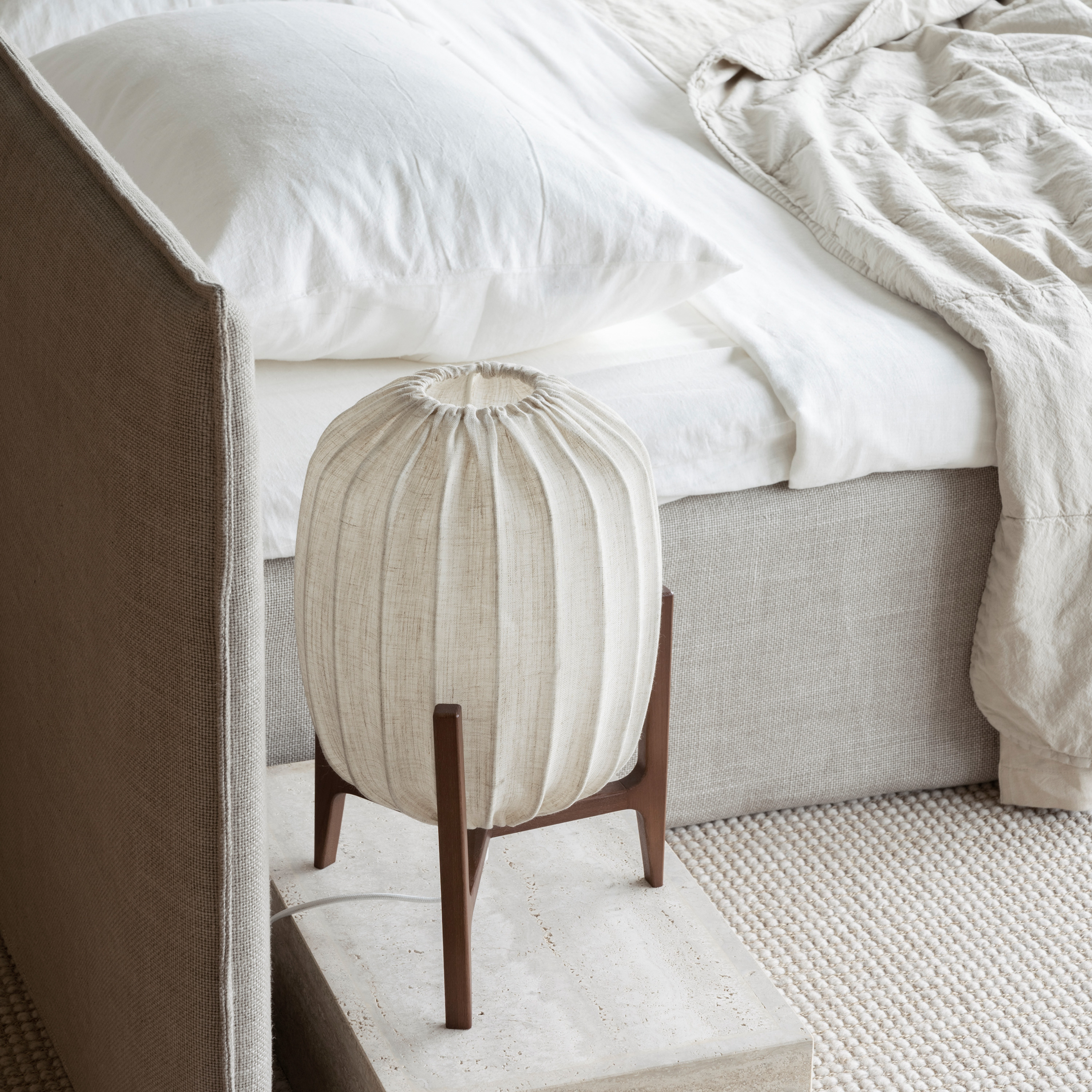 Watt &amp; Veke Prisma Bordlampe Dark Ash/Natural 41cm