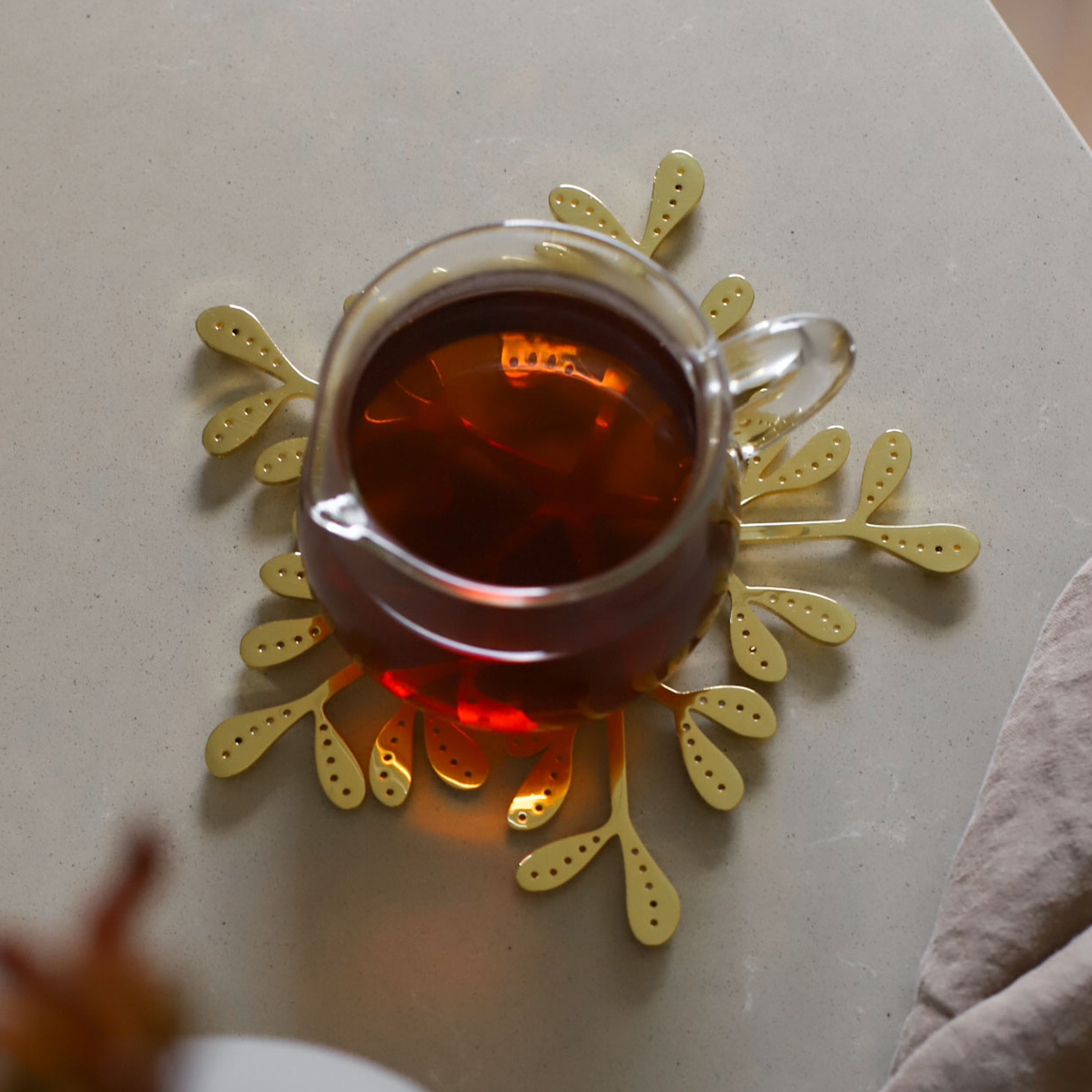 Cooee Design Mistletoe Gryteunderlag Messing