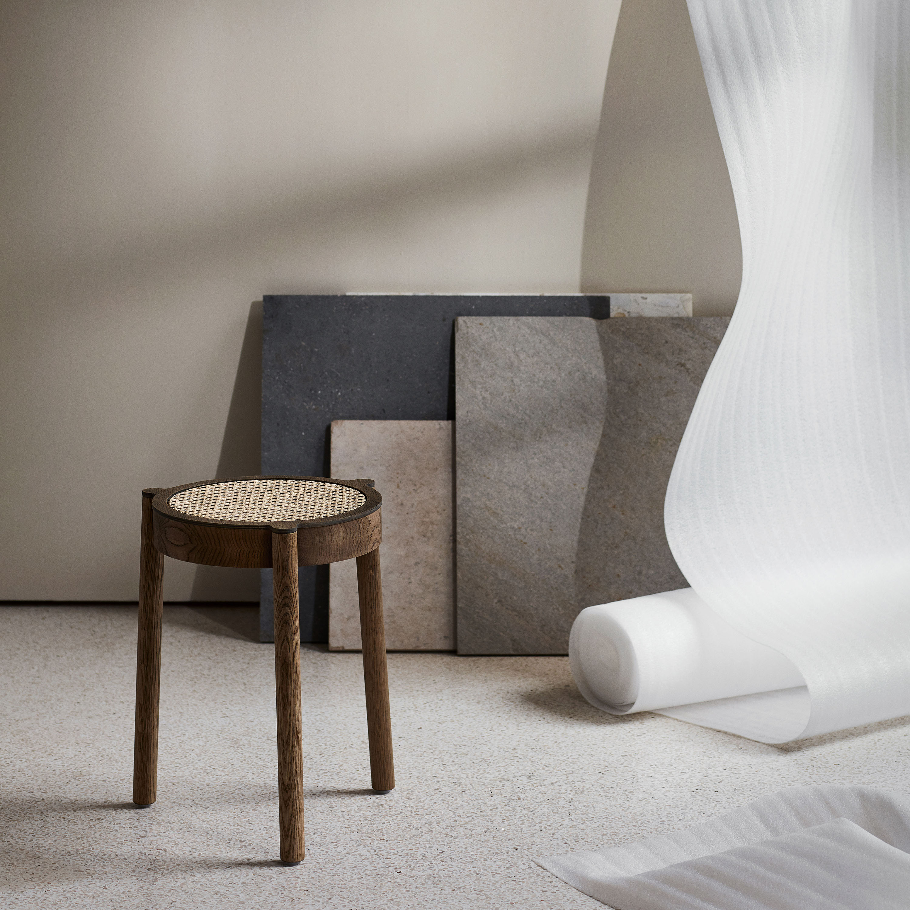 Northern Pal Hocker Smoked Oak/Light Mesh