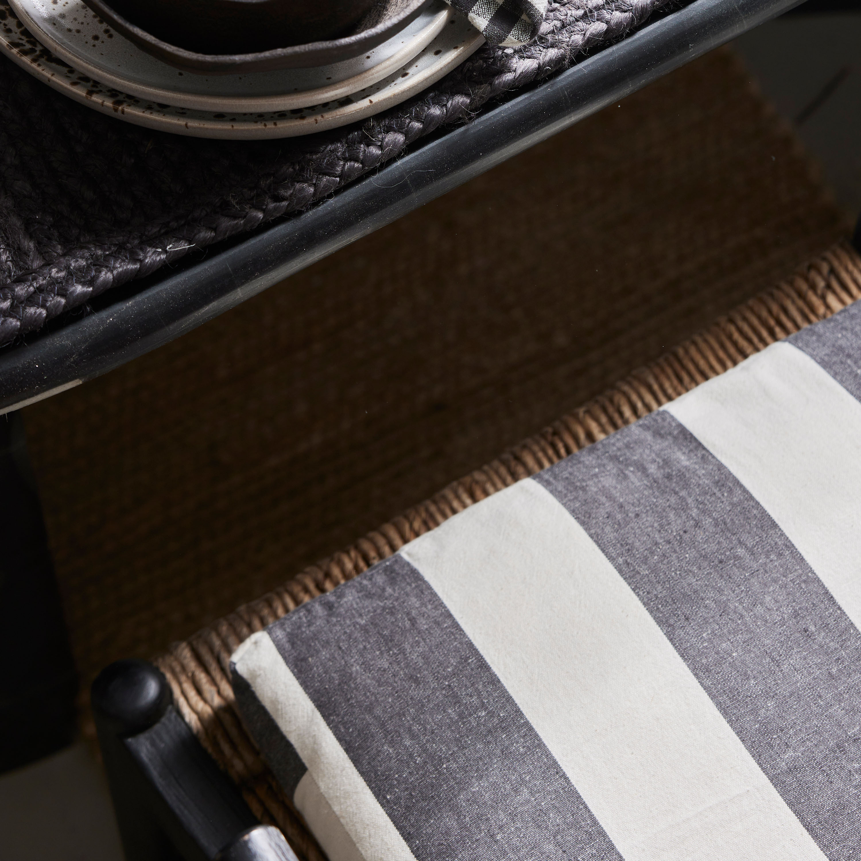 Jakobsdals Striato Istuinalusta Musta/offwhite 40x40