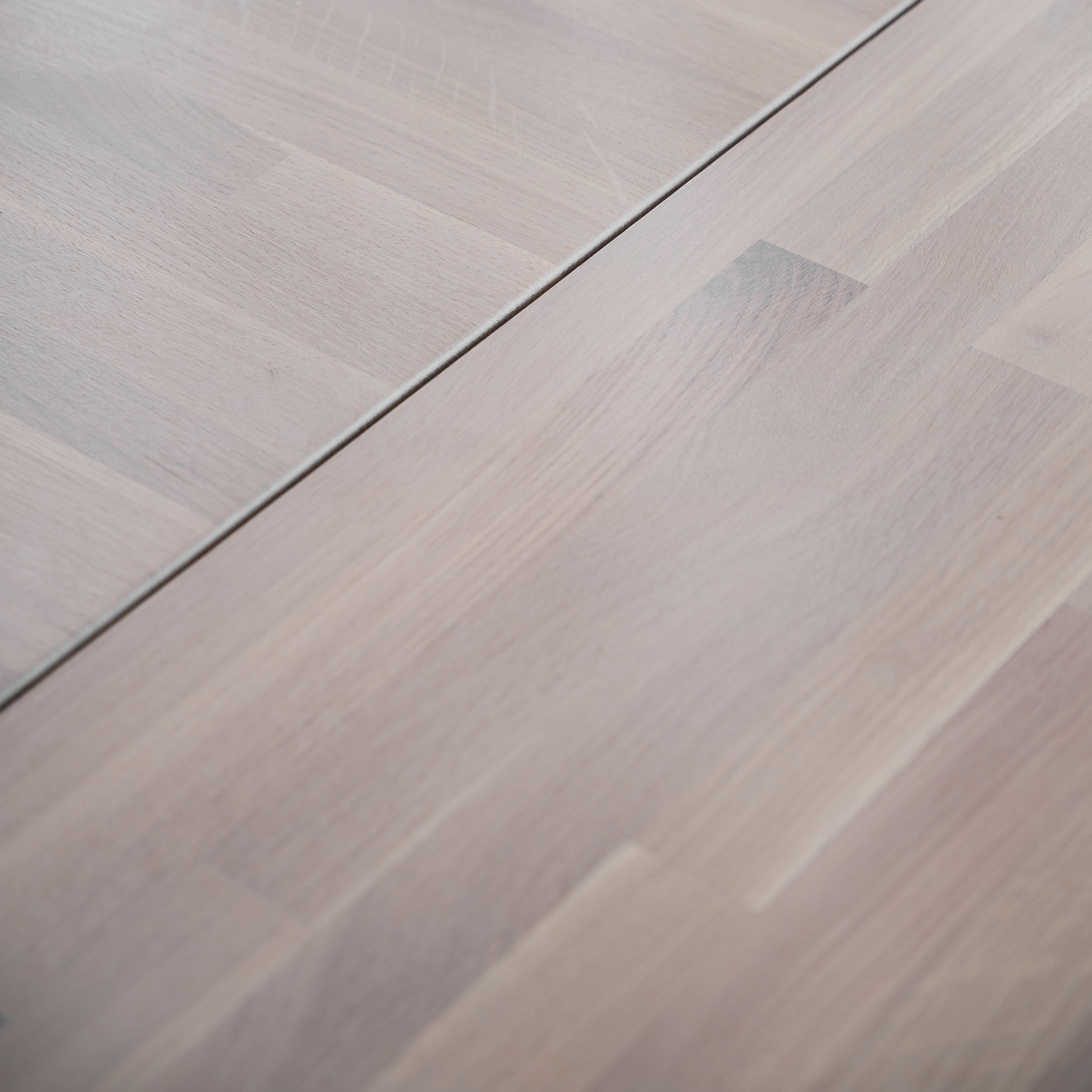 Rowico Home Clapperton Ansteckplatte Weiß pigmentierte Eiche 45x95