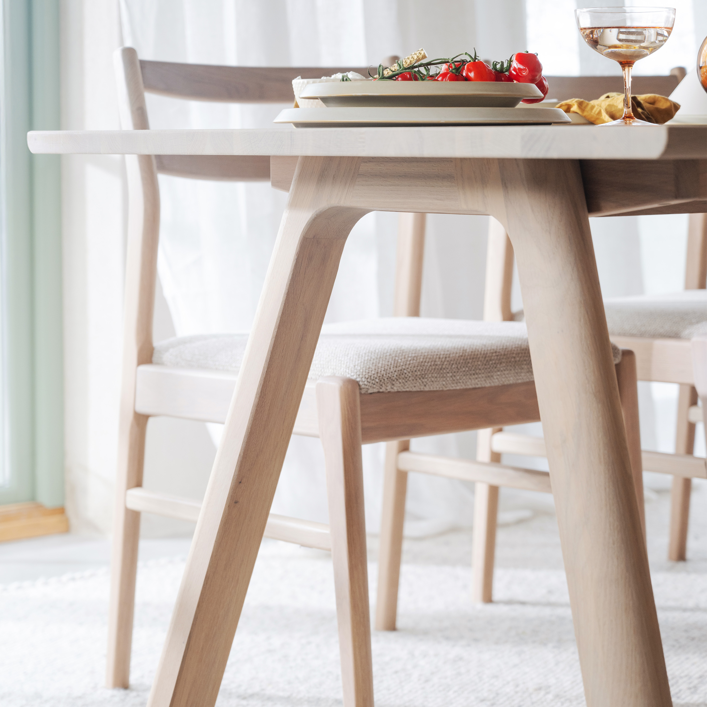 Rowico Home Clapperton Matbord Vitpigmenterad Ek 220x95